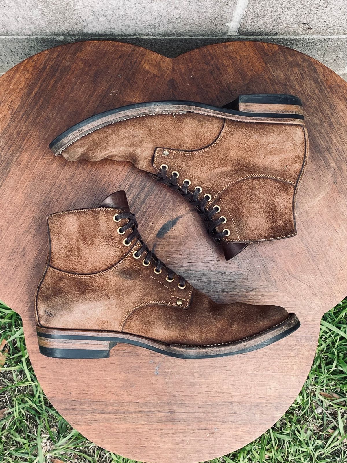 Photo by Ender on March 10, 2025 of the Iron Boots x Østmo Type 1 in Seidel Brown Oil Tan.