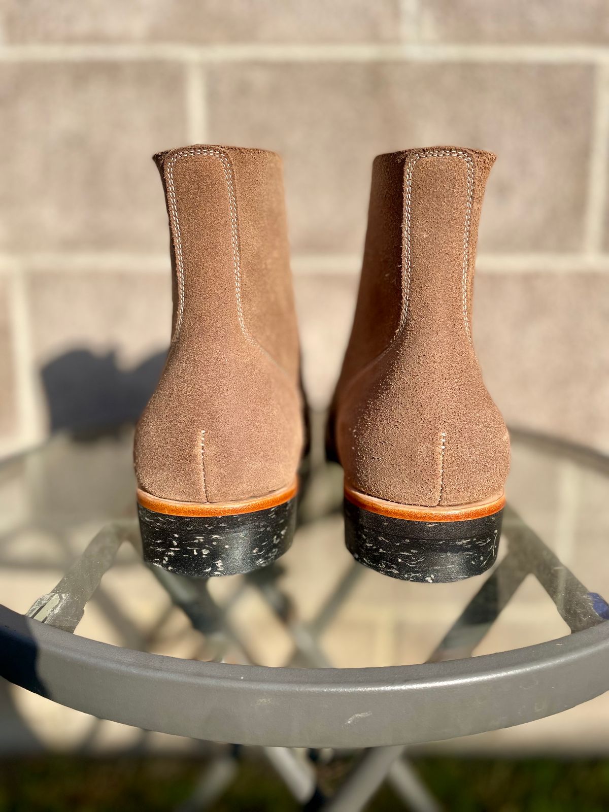 Photo by Ender on October 2, 2023 of the Briselblack The Hawk in Horween Natural Chromexcel Roughout.