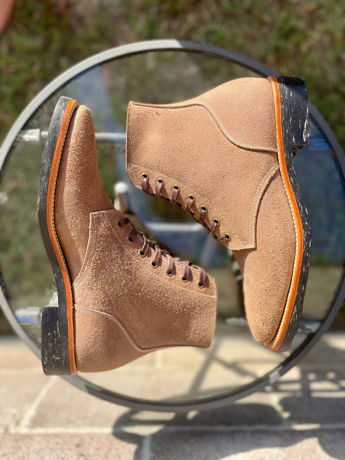 Photo by Ender on October 2, 2023 of the Briselblack The Hawk in Horween Natural Chromexcel Roughout.