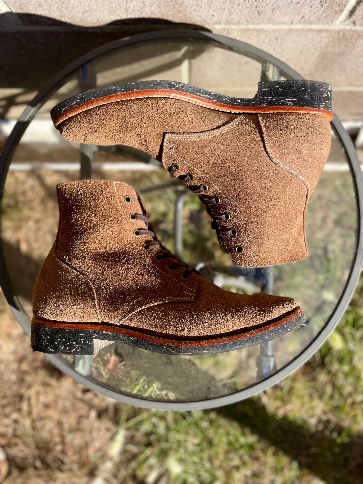 Photo by Ender on November 1, 2023 of the Briselblack The Hawk in Horween Natural Chromexcel Roughout.