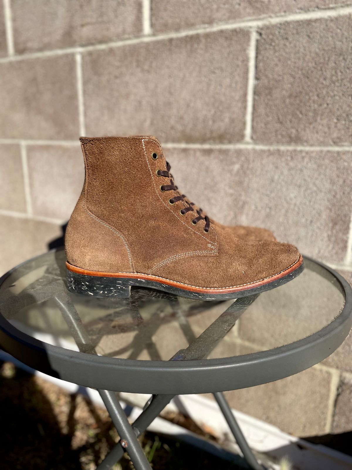 Photo by Ender on November 1, 2023 of the Briselblack The Hawk in Horween Natural Chromexcel Roughout.
