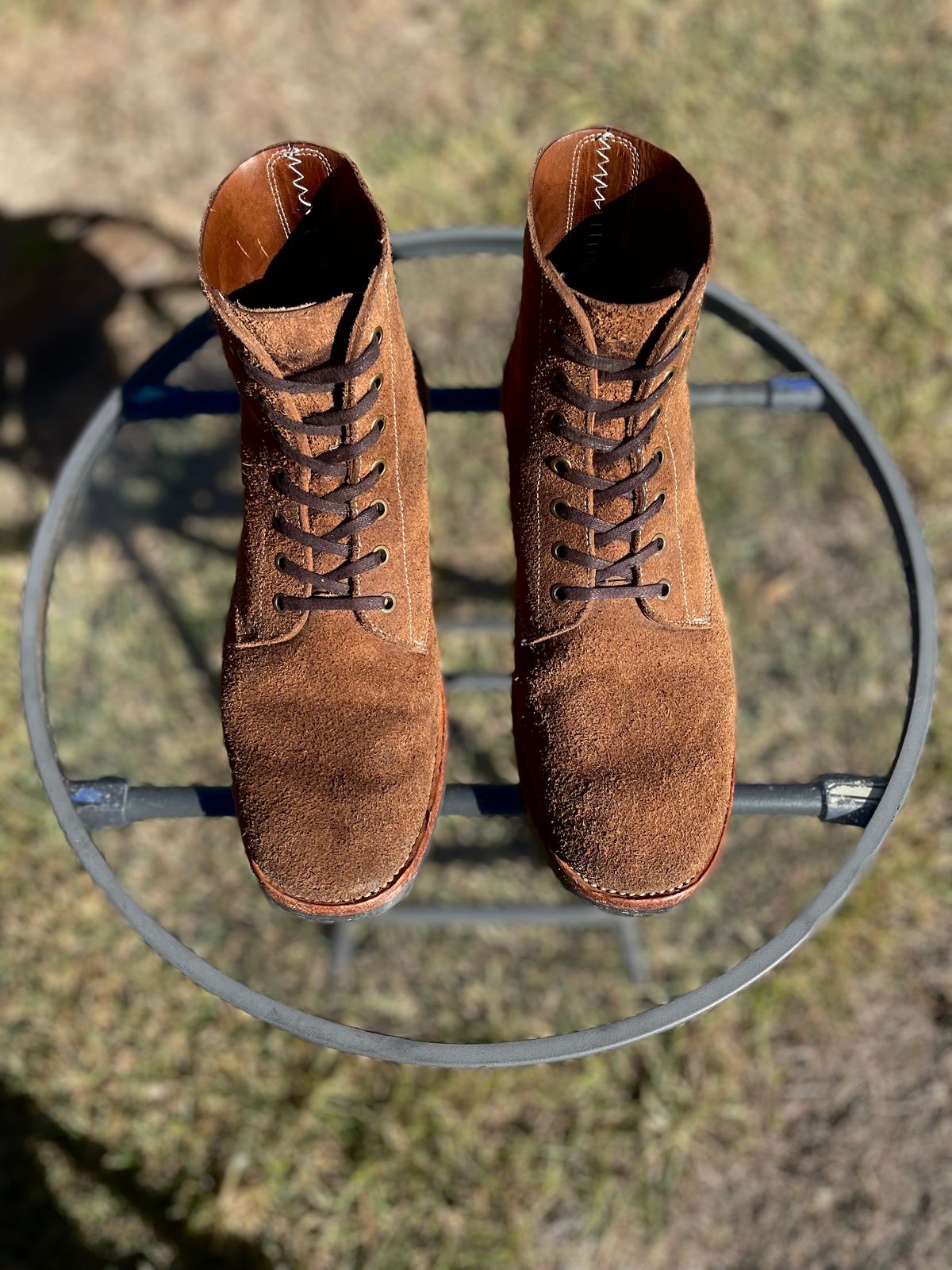 Photo by Ender on December 5, 2023 of the Briselblack The Hawk in Horween Natural Chromexcel Roughout.
