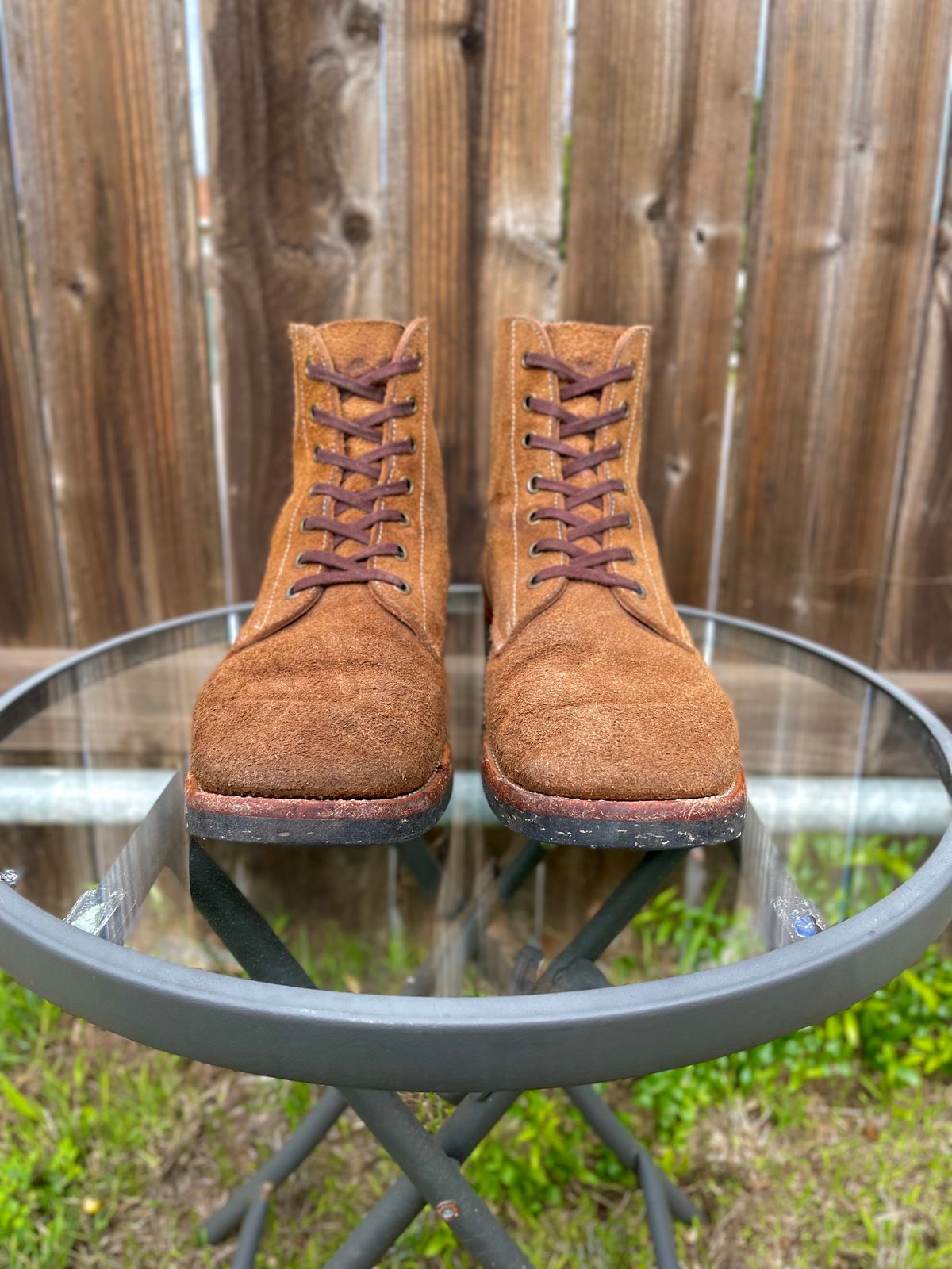 Photo by Ender on January 6, 2024 of the Briselblack The Hawk in Horween Natural Chromexcel Roughout.