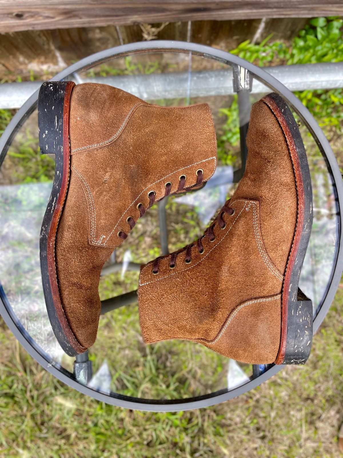 Photo by Ender on January 6, 2024 of the Briselblack The Hawk in Horween Natural Chromexcel Roughout.