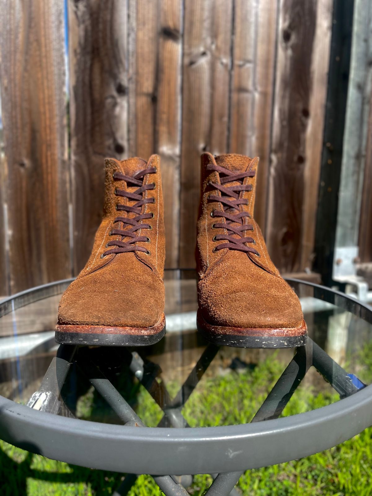 Photo by Ender on February 5, 2024 of the Briselblack The Hawk in Horween Natural Chromexcel Roughout.