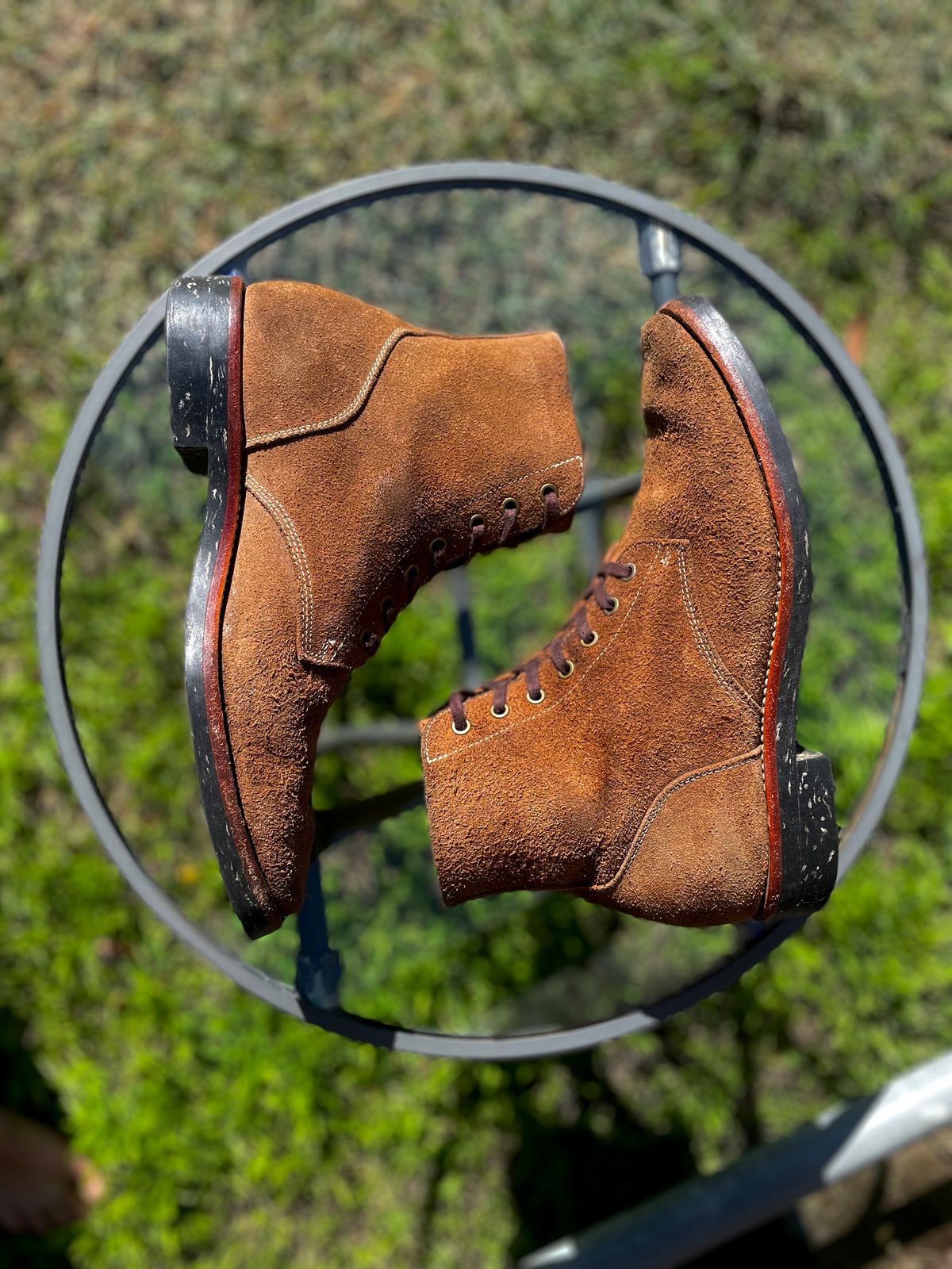 Photo by Ender on February 5, 2024 of the Briselblack The Hawk in Horween Natural Chromexcel Roughout.
