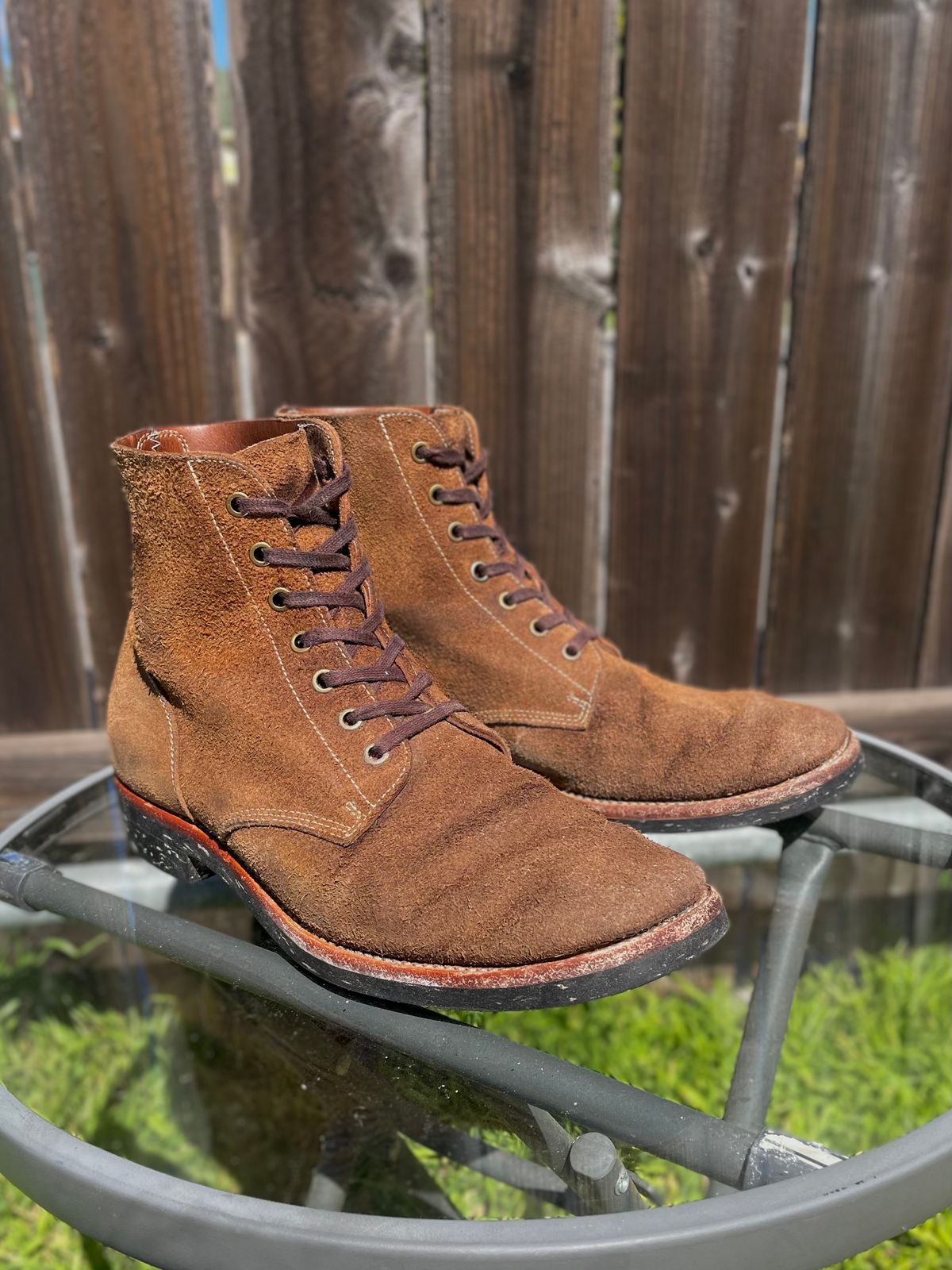 Photo by Ender on March 5, 2024 of the Briselblack The Hawk in Horween Natural Chromexcel Roughout.