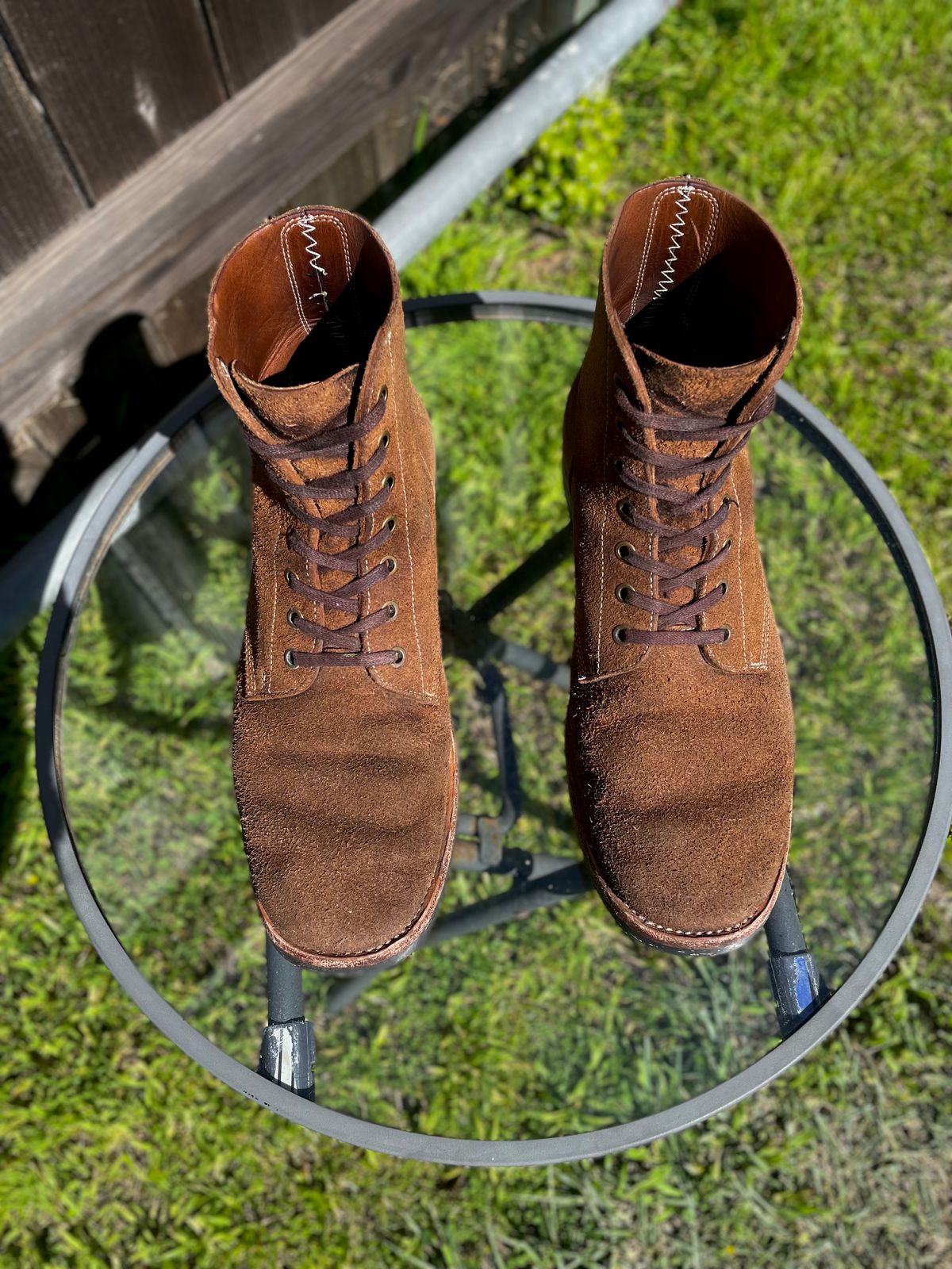 Photo by Ender on March 5, 2024 of the Briselblack The Hawk in Horween Natural Chromexcel Roughout.