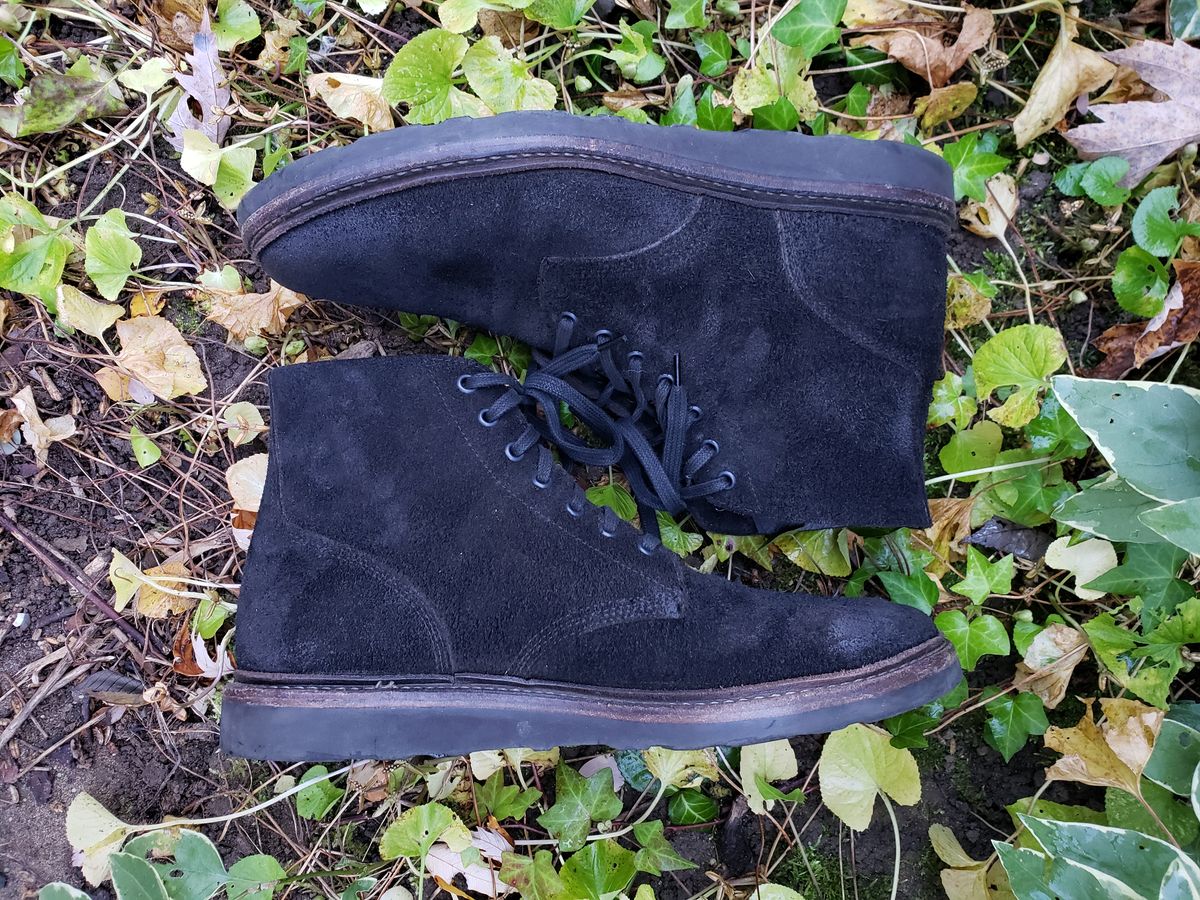 Photo by SneakyTurtle on November 1, 2022 of the Oak Street Bootmakers Field Boot in Seidel Black Oiled Congo Shrunken Bison Roughout.