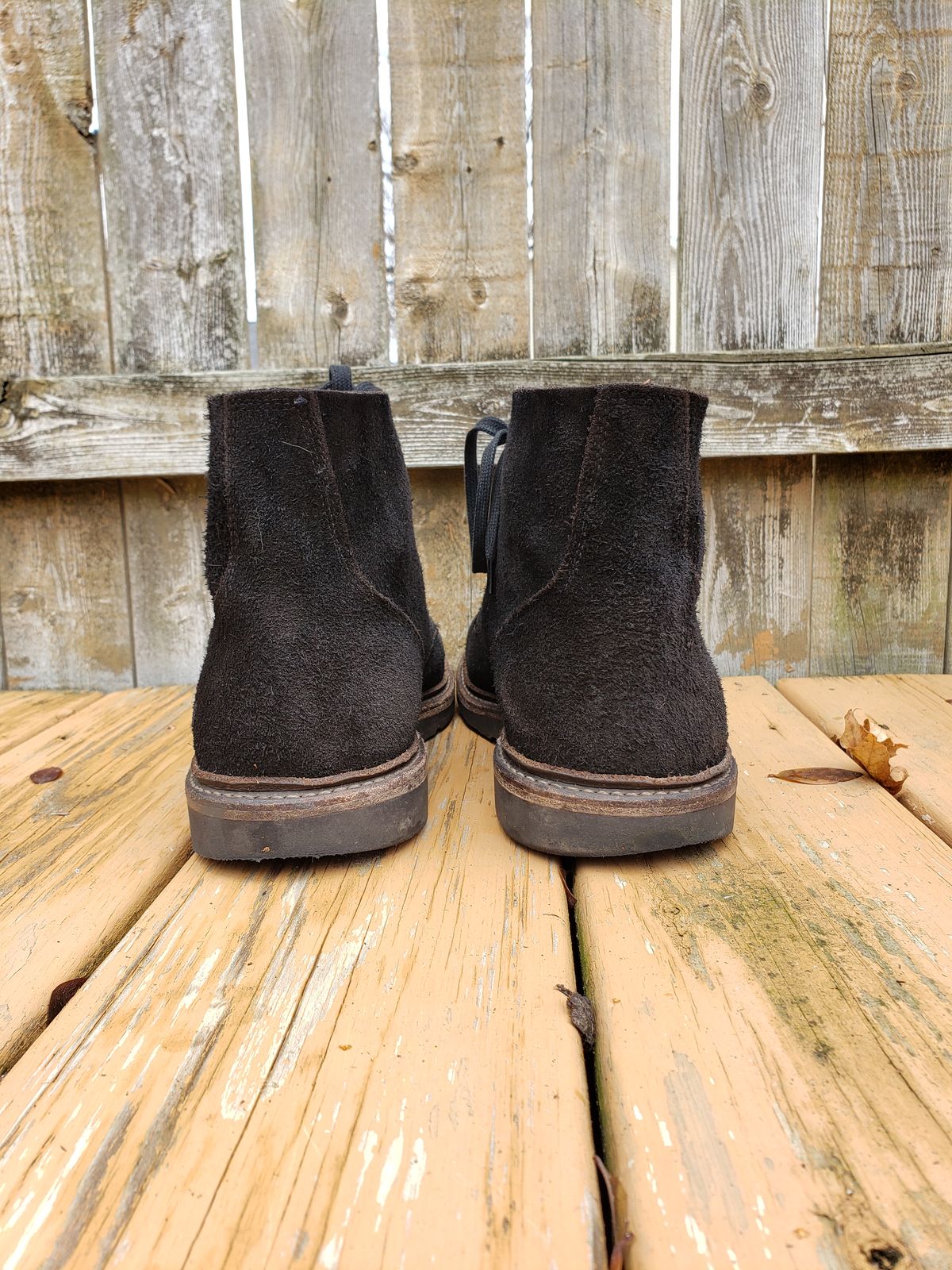 Photo by SneakyTurtle on January 1, 2023 of the Oak Street Bootmakers Field Boot in Seidel Black Oiled Congo Shrunken Bison Roughout.