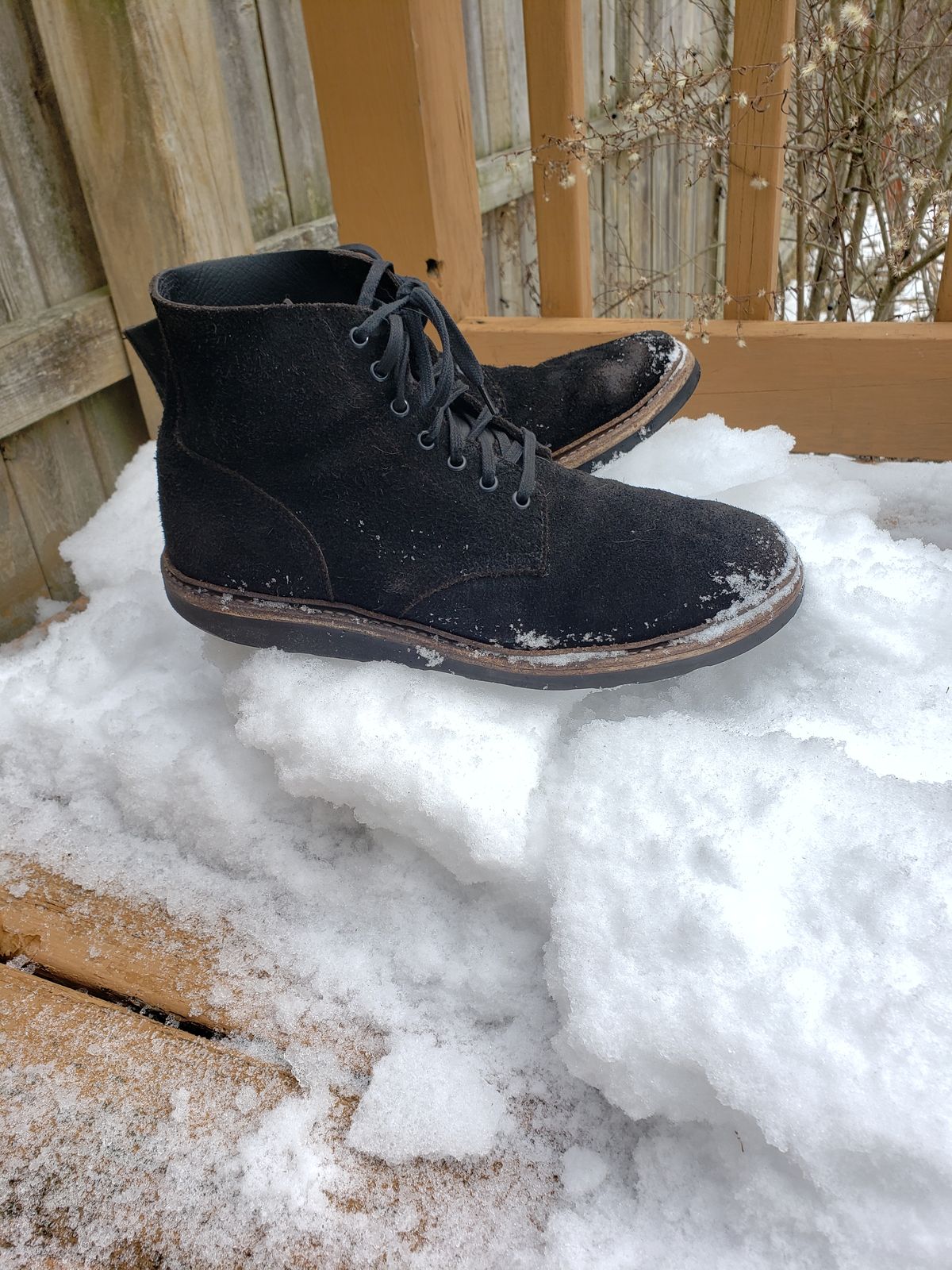 Photo by SneakyTurtle on February 2, 2023 of the Oak Street Bootmakers Field Boot in Seidel Black Oiled Congo Shrunken Bison Roughout.