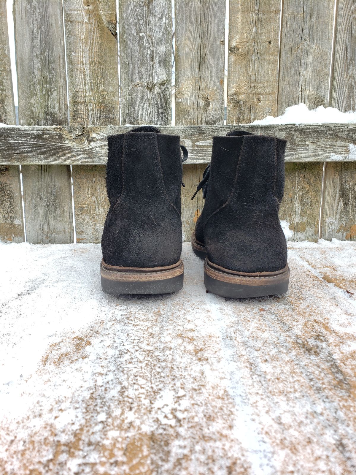 Photo by SneakyTurtle on February 2, 2023 of the Oak Street Bootmakers Field Boot in Seidel Black Oiled Congo Shrunken Bison Roughout.