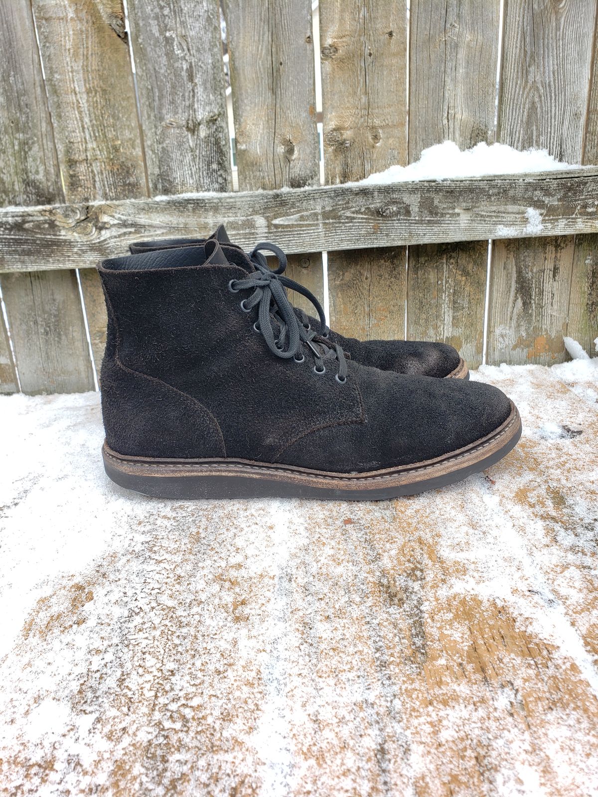 Photo by SneakyTurtle on February 2, 2023 of the Oak Street Bootmakers Field Boot in Seidel Black Oiled Congo Shrunken Bison Roughout.