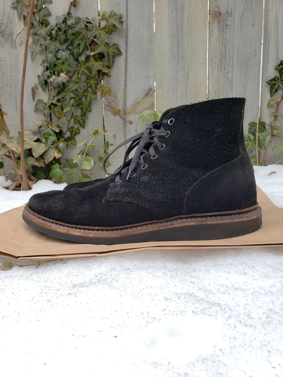 Photo by SneakyTurtle on March 1, 2023 of the Oak Street Bootmakers Field Boot in Seidel Black Oiled Congo Shrunken Bison Roughout.