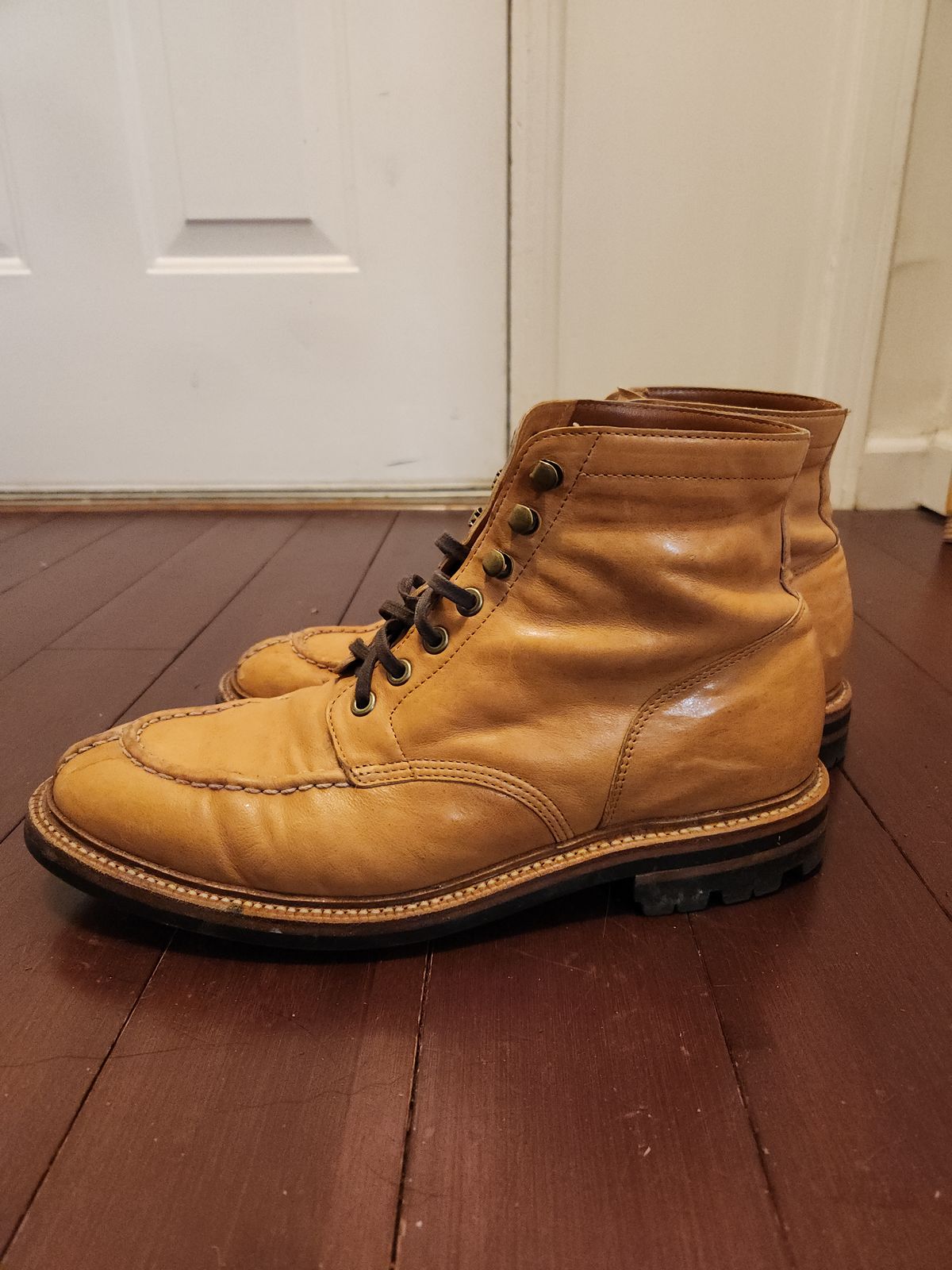 Photo by suplehdog on February 6, 2023 of the Grant Stone Ottawa Boot in Incas Natural Kangaroo.