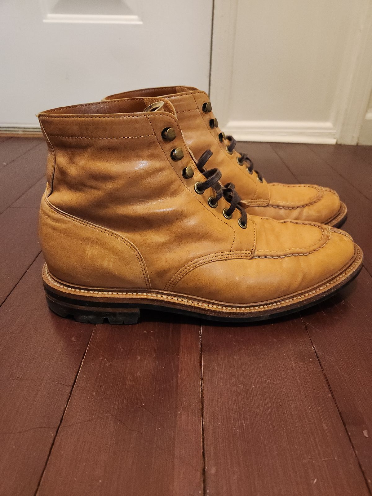 Photo by suplehdog on February 6, 2023 of the Grant Stone Ottawa Boot in Incas Natural Kangaroo.