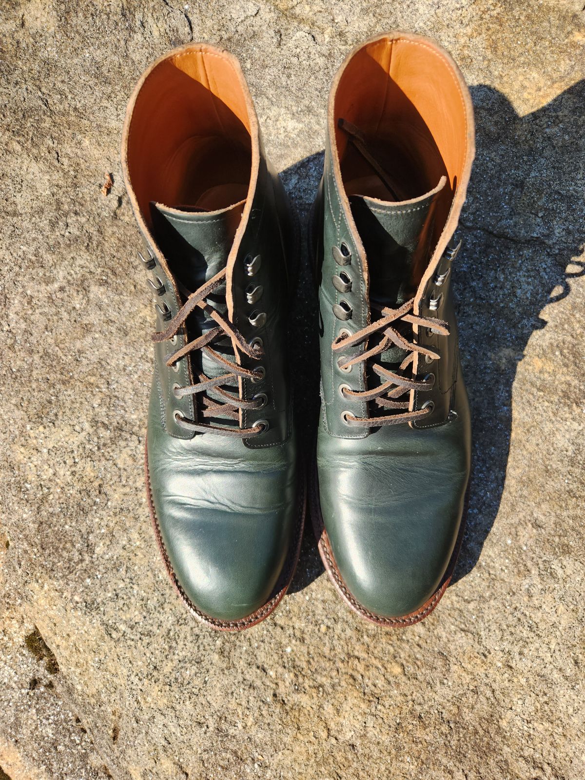 Photo by suplehdog on October 1, 2023 of the Grant Stone Diesel Boot in Horween Navy Chromexcel.