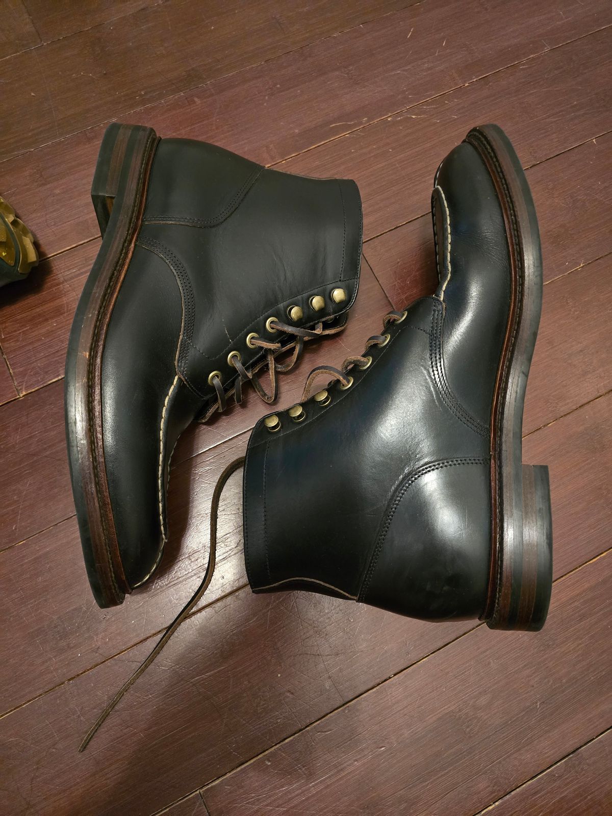 Photo by suplehdog on November 1, 2025 of the Grant Stone Ottawa Boot in Horween Black Chromexcel.