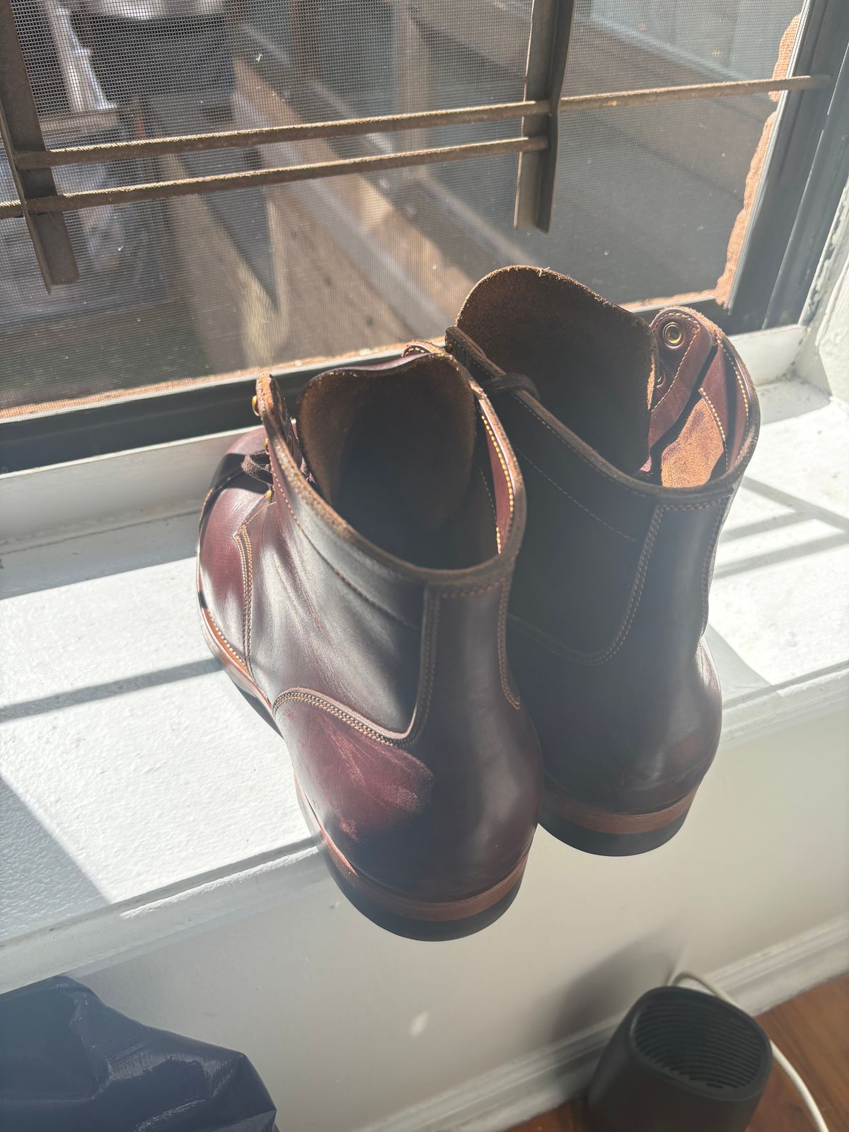 Photo by bootbastard on November 1, 2025 of the Iron Boots Choosen Dog in Seidel Brown Double Shot.