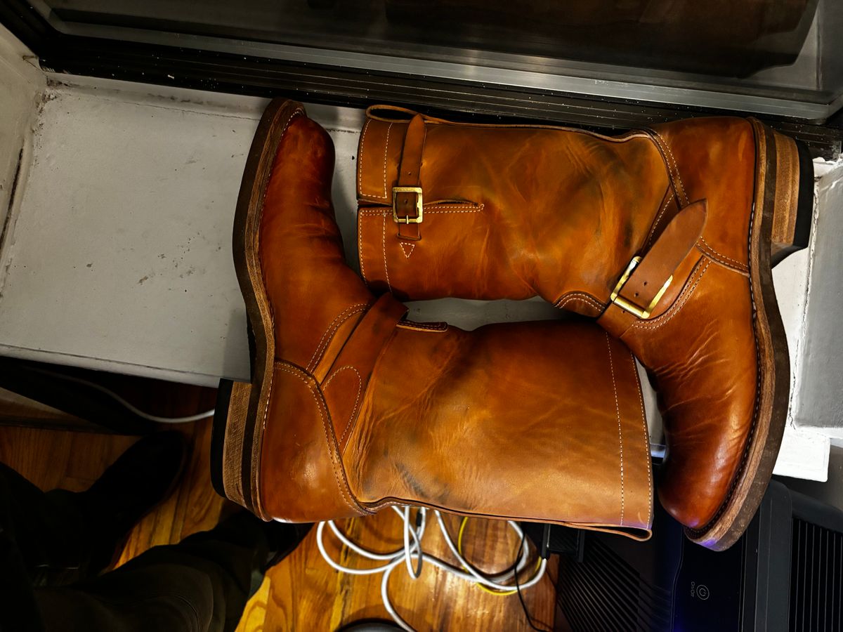 Photo by bootbastard on November 5, 2024 of the Rolling Dub Trio Roots 11” Engineer Boot in Natural Horsebutt.