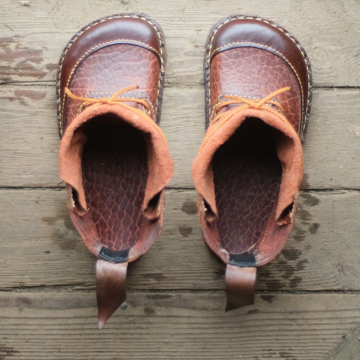 Photo by broadwinger on November 2, 2023 of the Broadwinger Luxury Work Slipper in shrunken bison.