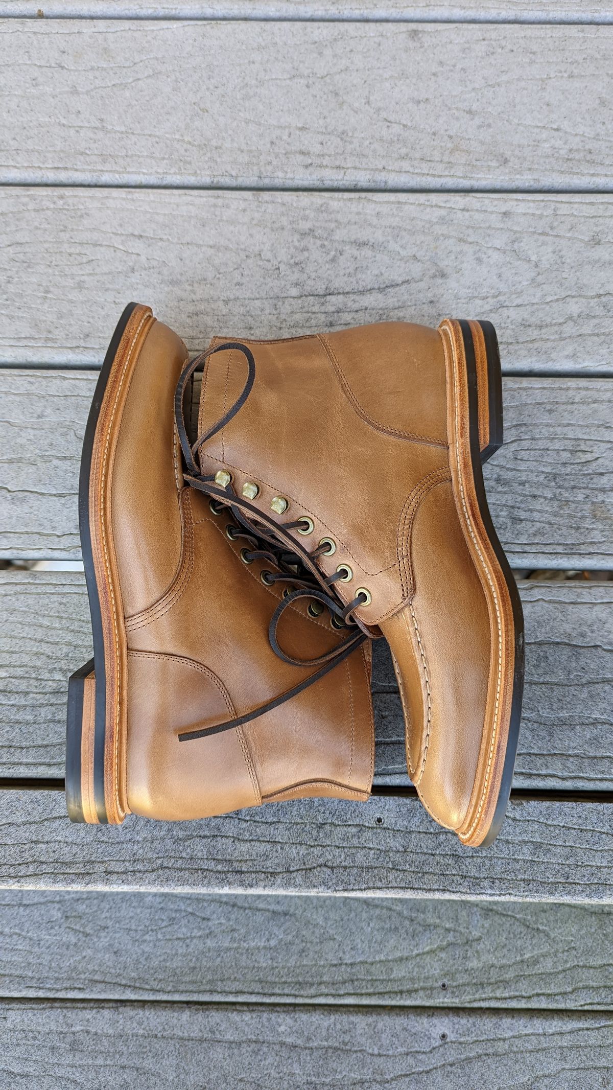 Photo by mikeczyz on November 1, 2022 of the Grant Stone Ottawa Boot in Horween Dune Chromexcel.