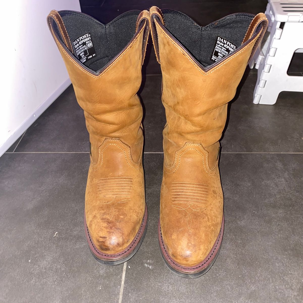 Photo by leocurrently on February 1, 2024 of the Dan Post Alberqurque in Unknown Leather.