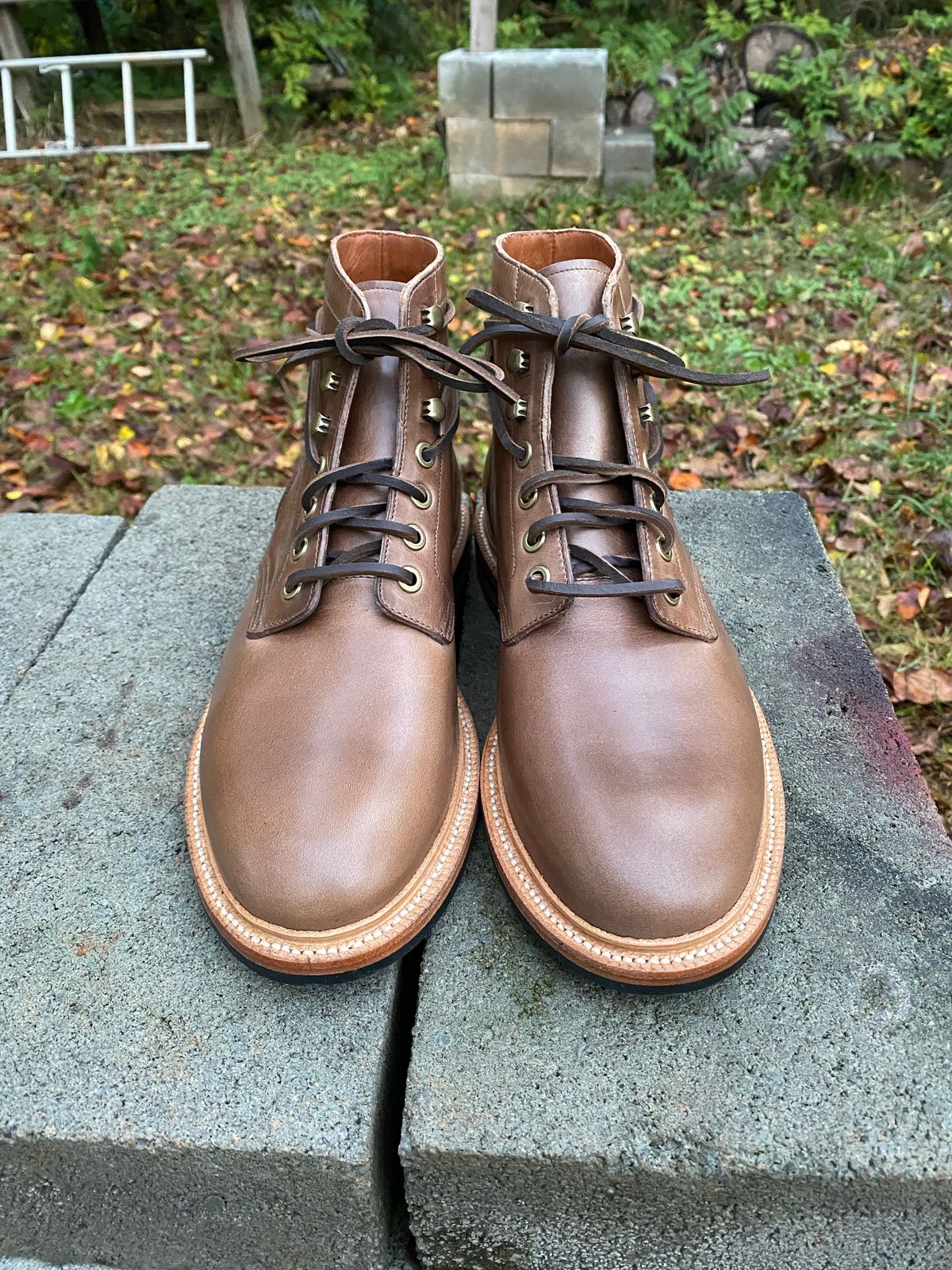 Photo by Esteban on November 1, 2022 of the Grant Stone Diesel Boot in Horween Natural Chromexcel.