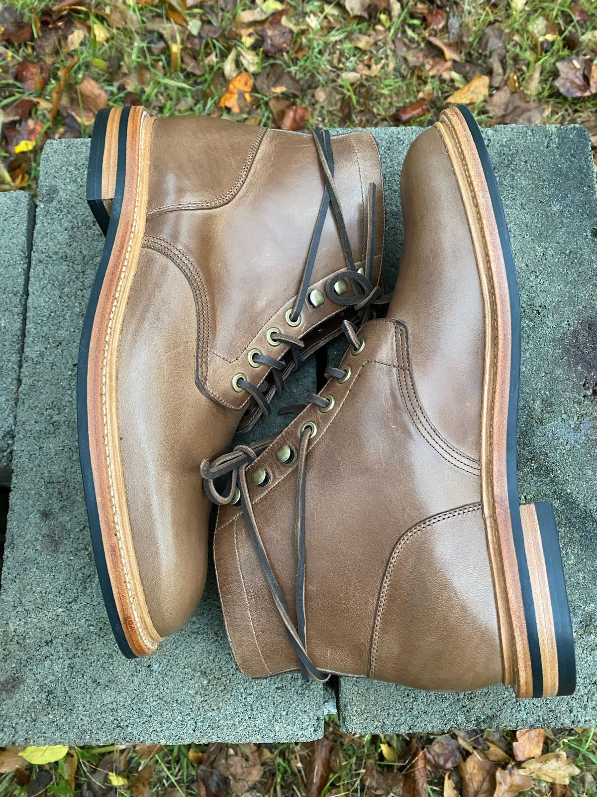 Photo by Esteban on November 1, 2022 of the Grant Stone Diesel Boot in Horween Natural Chromexcel.