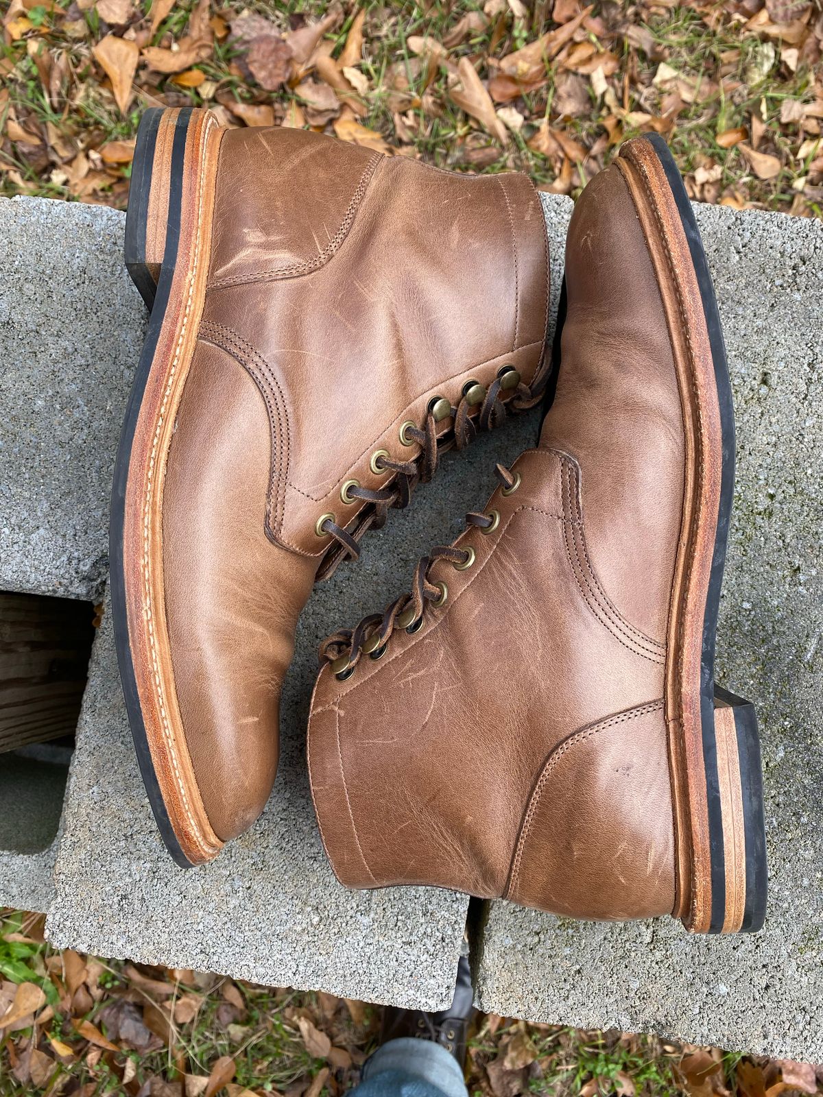 Photo by Esteban on December 3, 2022 of the Grant Stone Diesel Boot in Horween Natural Chromexcel.