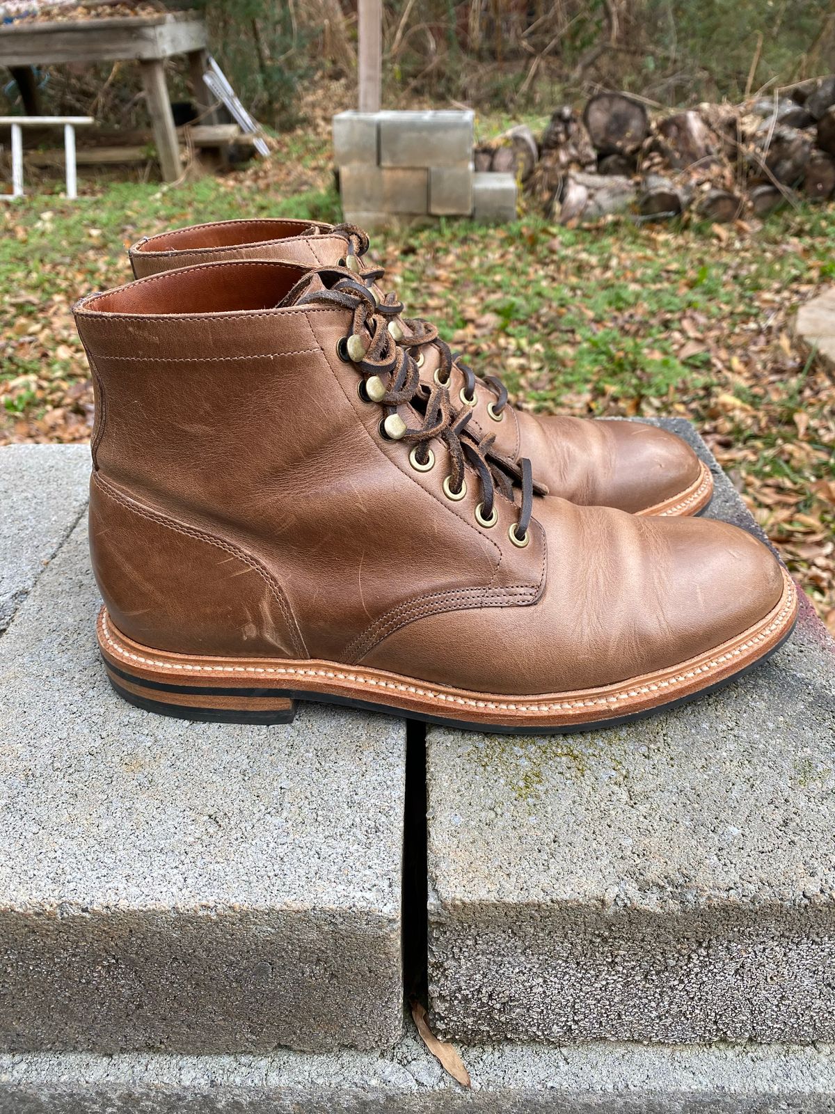 Photo by Esteban on December 3, 2022 of the Grant Stone Diesel Boot in Horween Natural Chromexcel.