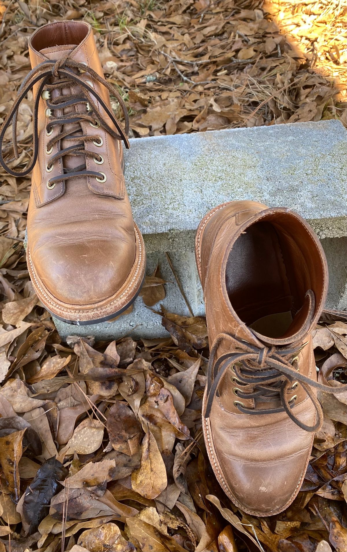 Photo by Esteban on February 4, 2023 of the Grant Stone Diesel Boot in Horween Natural Chromexcel.