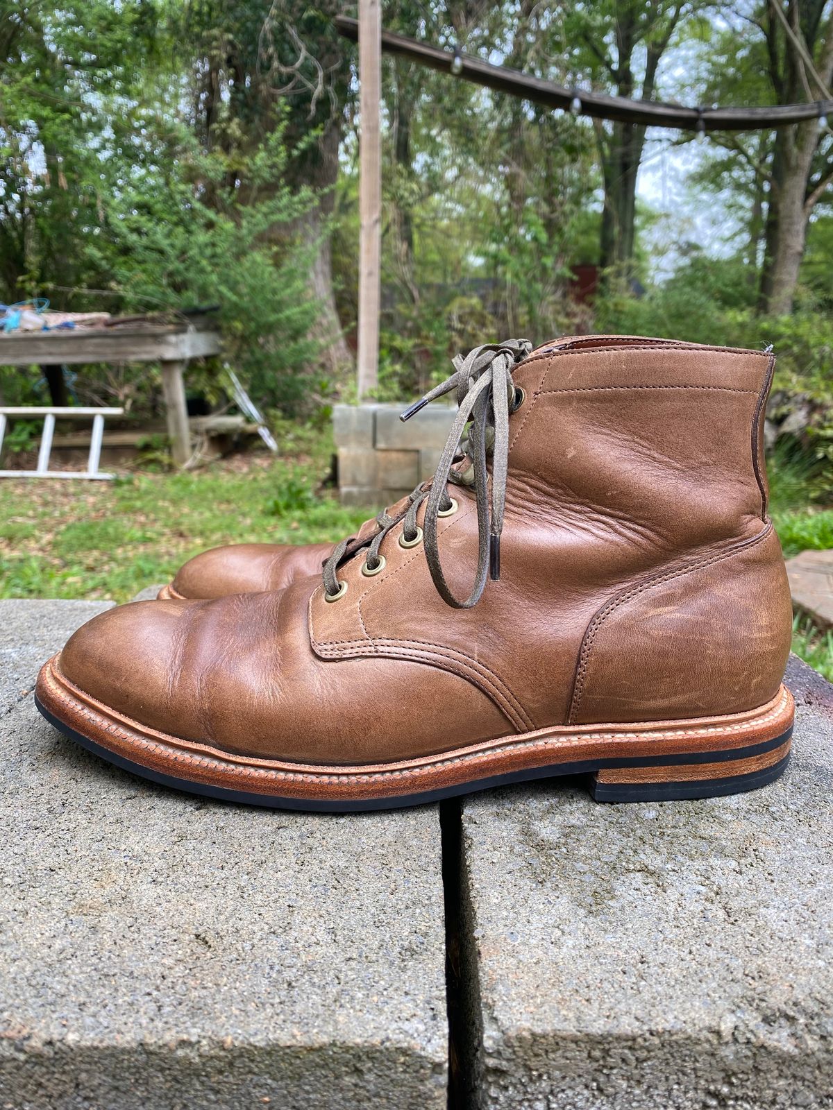 Photo by Esteban on April 4, 2023 of the Grant Stone Diesel Boot in Horween Natural Chromexcel.