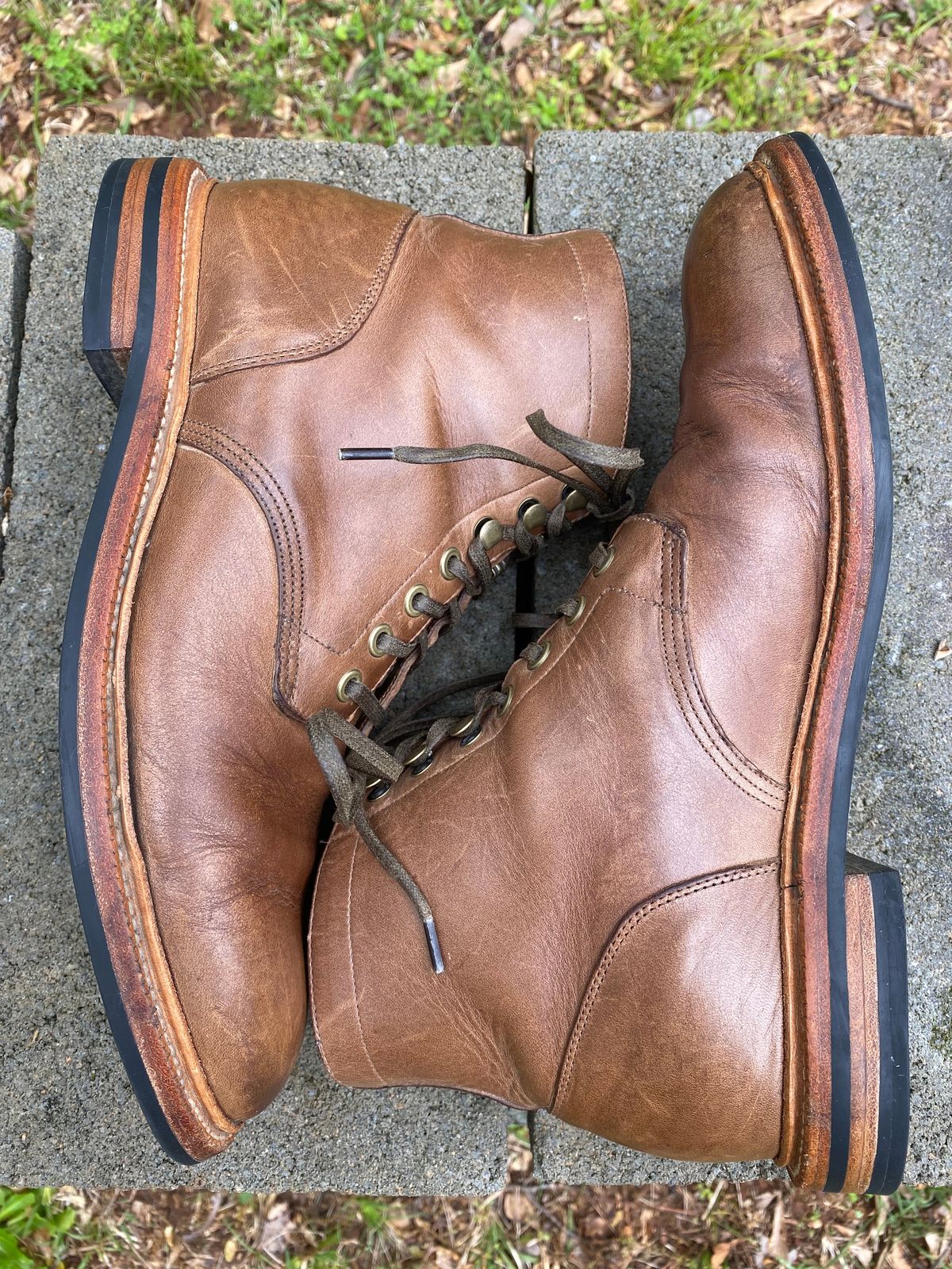 Photo by Esteban on April 4, 2023 of the Grant Stone Diesel Boot in Horween Natural Chromexcel.