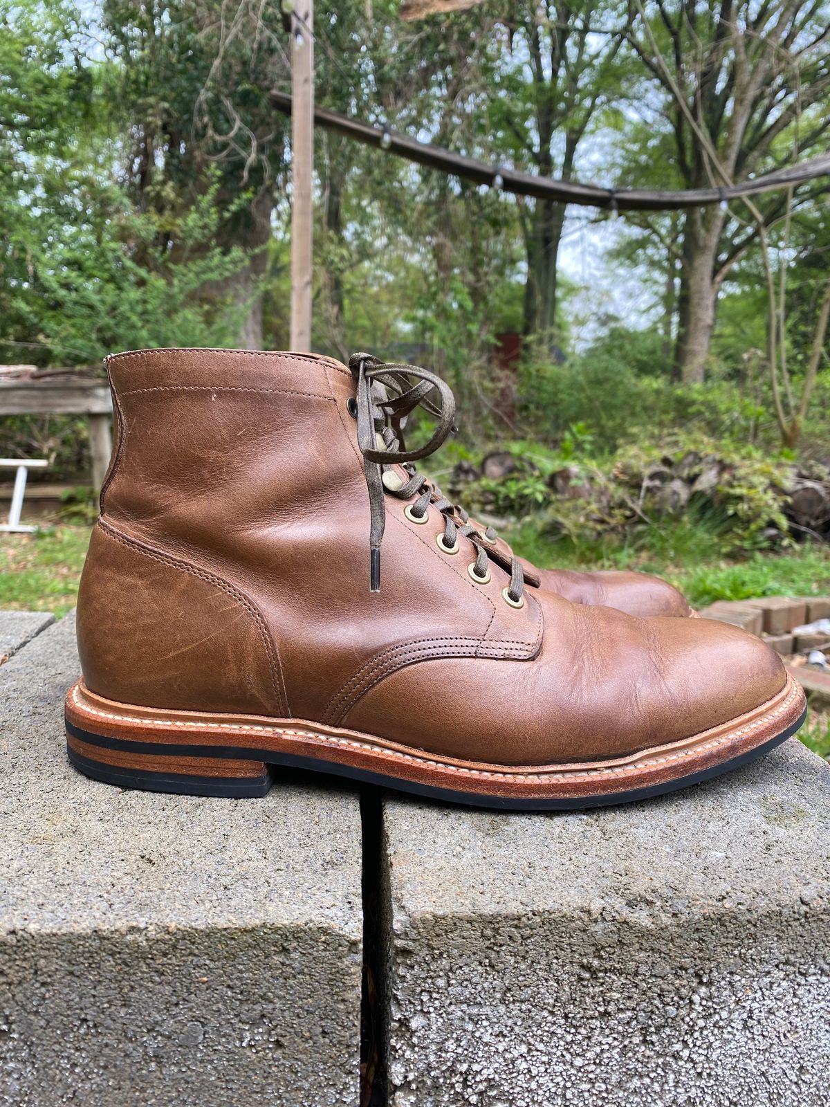 Photo by Esteban on April 4, 2023 of the Grant Stone Diesel Boot in Horween Natural Chromexcel.