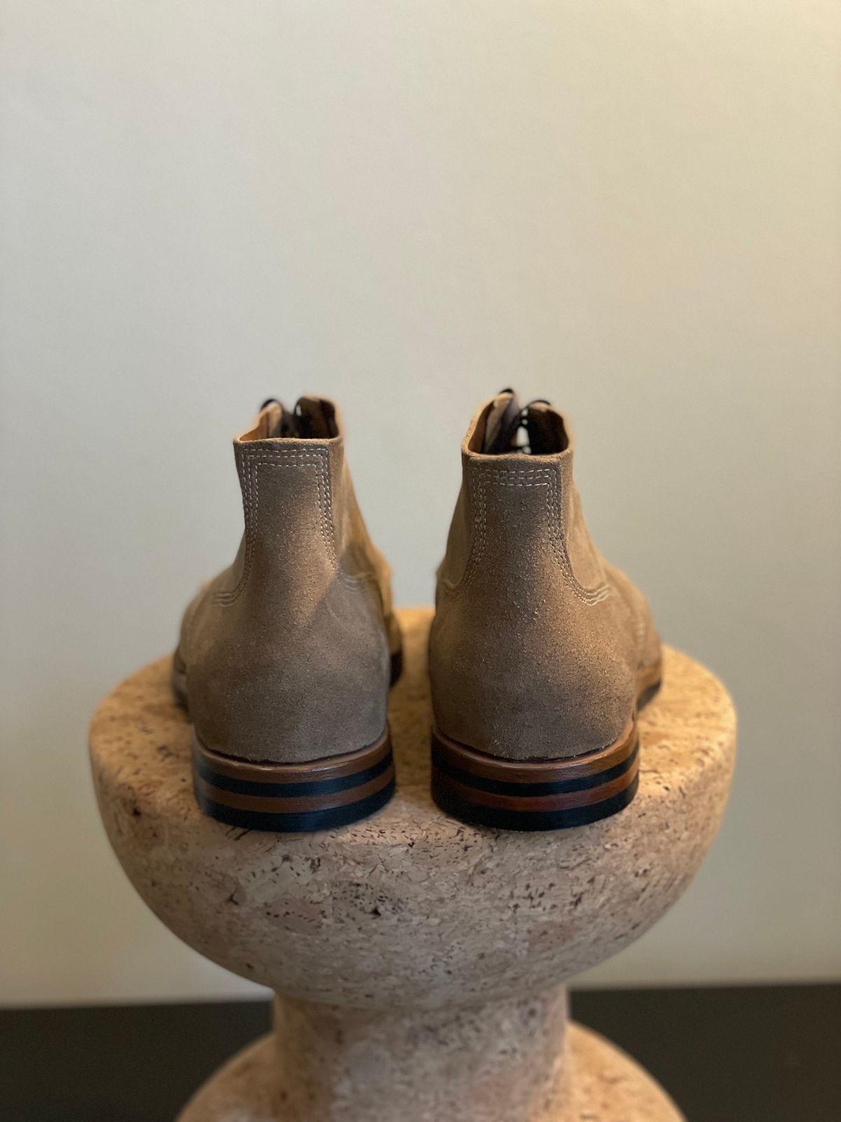 Photo by aitta on November 1, 2023 of the Aitta Handmade Boondockers in Horween Natural Chromexcel Roughout.