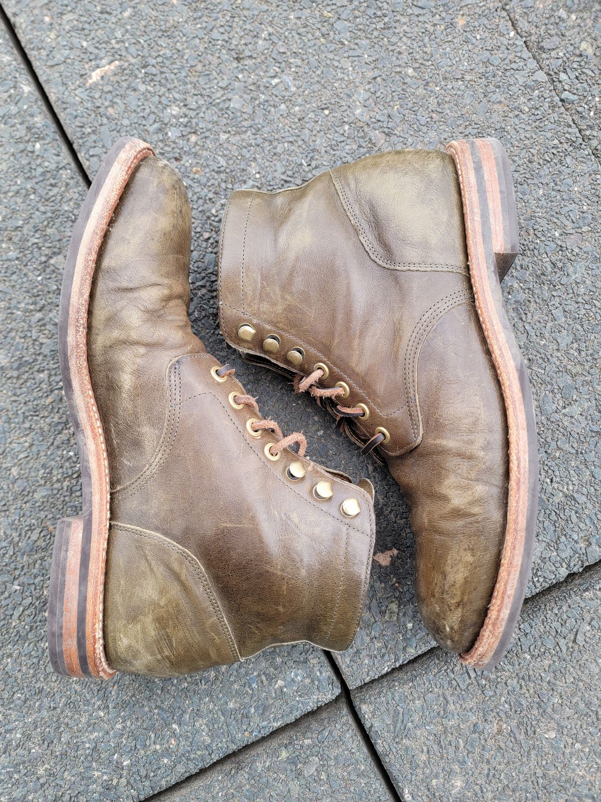 Photo by anonymouz on February 5, 2024 of the Grant Stone Diesel Boot in Incas Jungle Kangaroo.