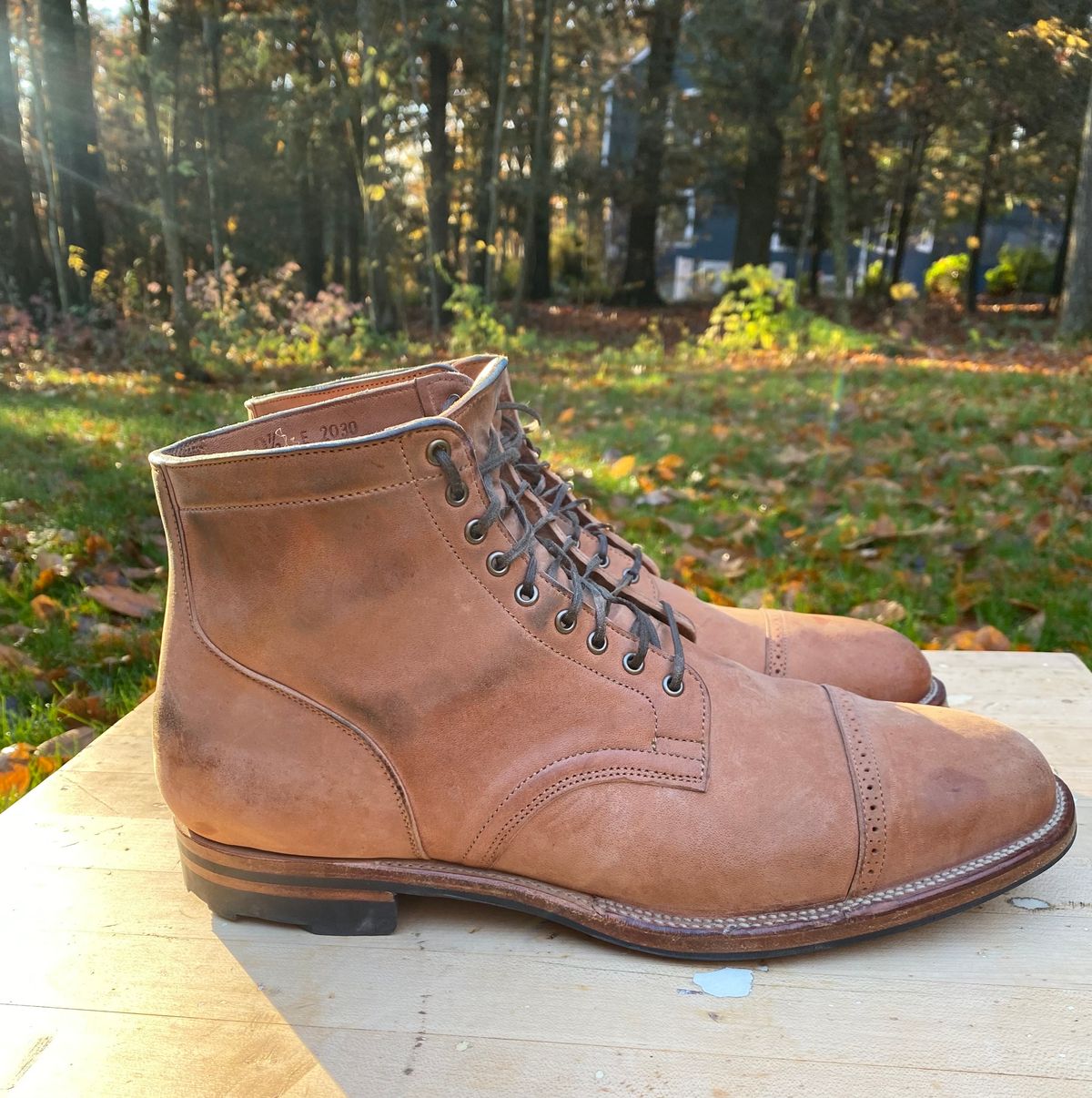Photo by AgEcho on November 1, 2023 of the Viberg Service Boot BCT in Horween Natural Crust Double Cordovan.