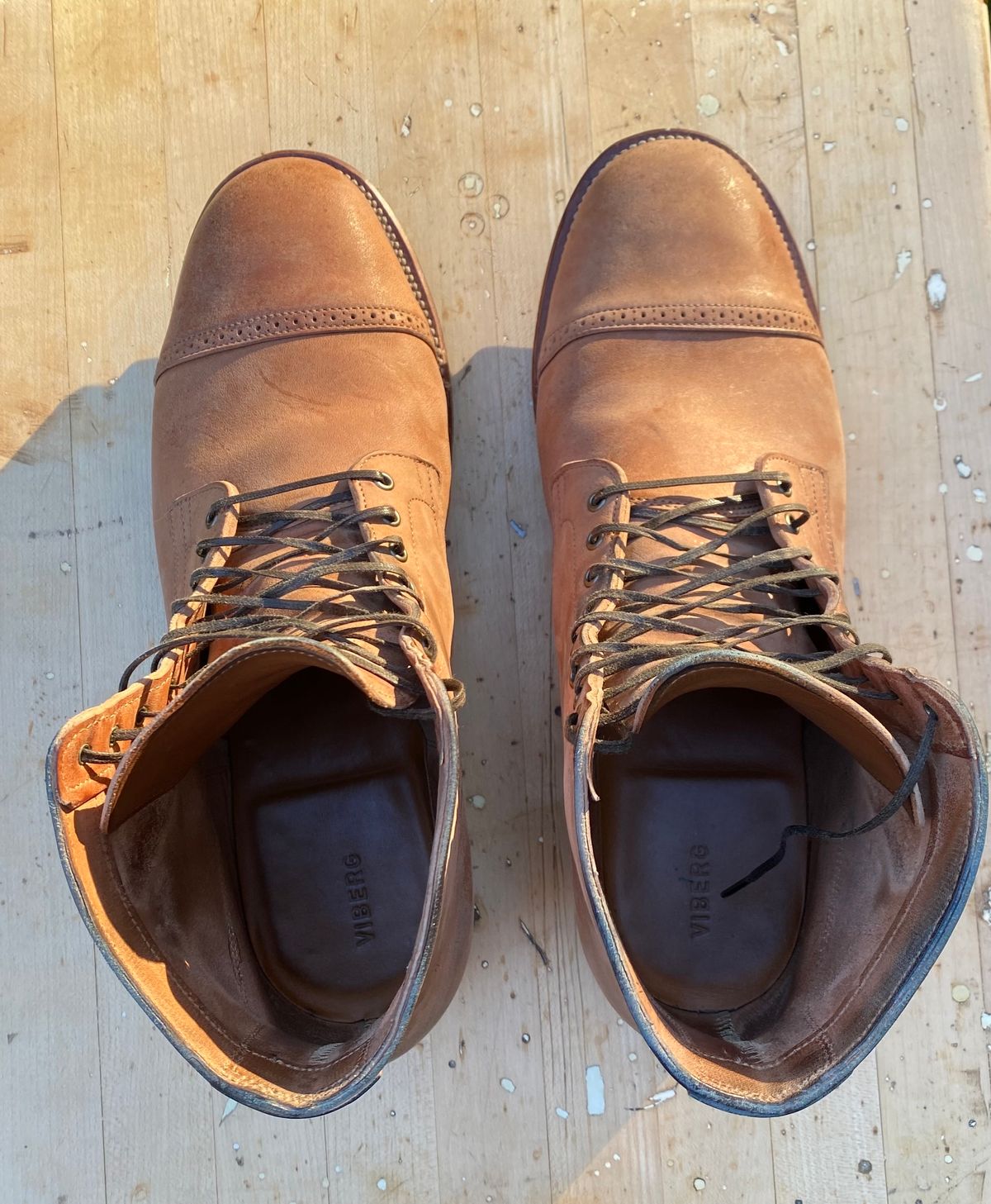 Photo by AgEcho on November 1, 2023 of the Viberg Service Boot BCT in Horween Natural Crust Double Cordovan.
