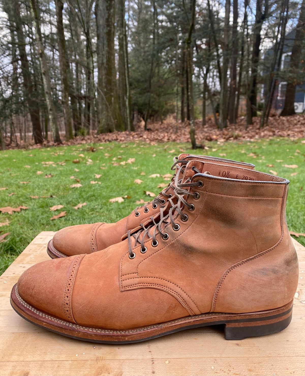 Photo by AgEcho on December 2, 2023 of the Viberg Service Boot BCT in Horween Natural Crust Double Cordovan.