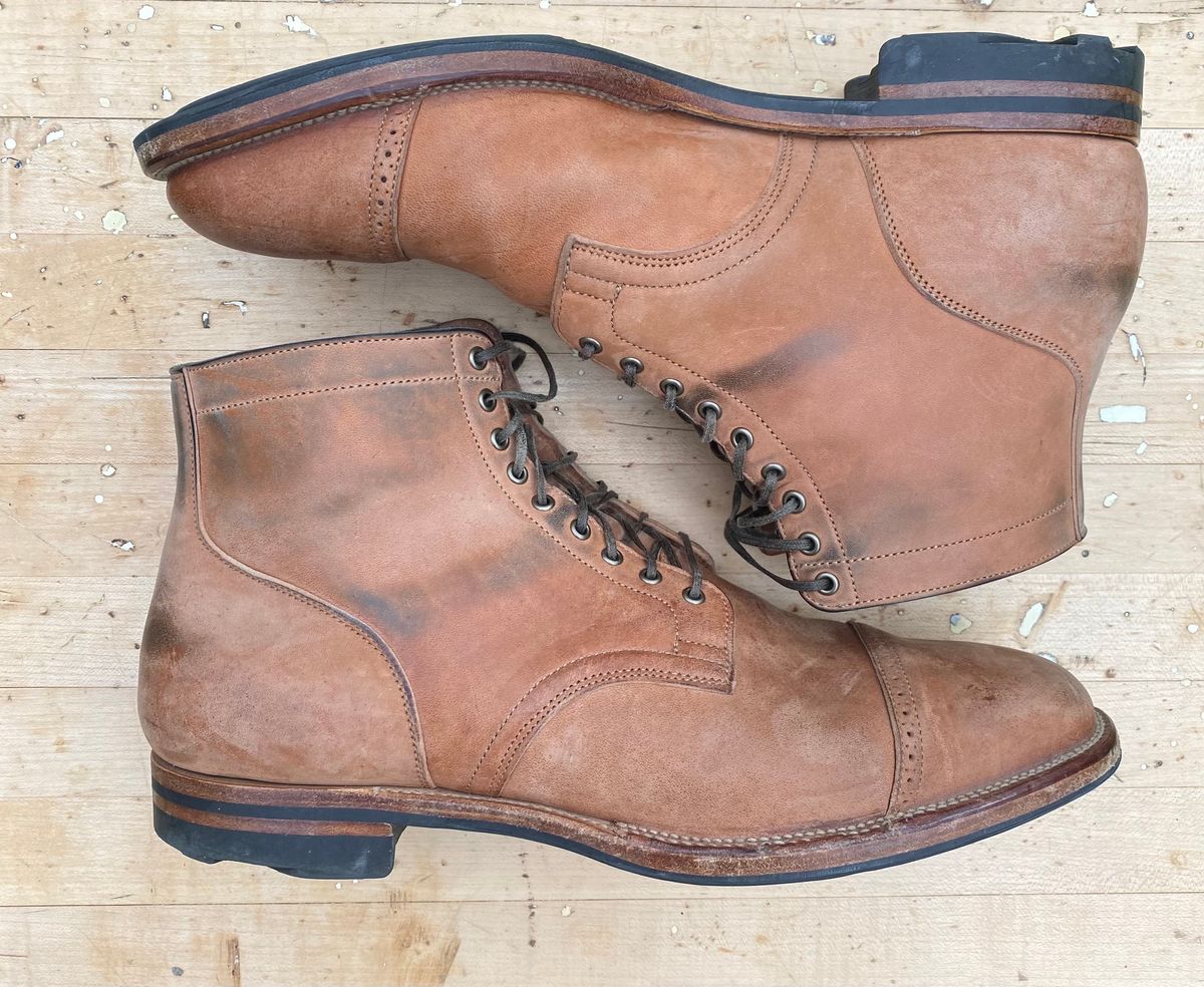 Photo by AgEcho on December 2, 2023 of the Viberg Service Boot BCT in Horween Natural Crust Double Cordovan.