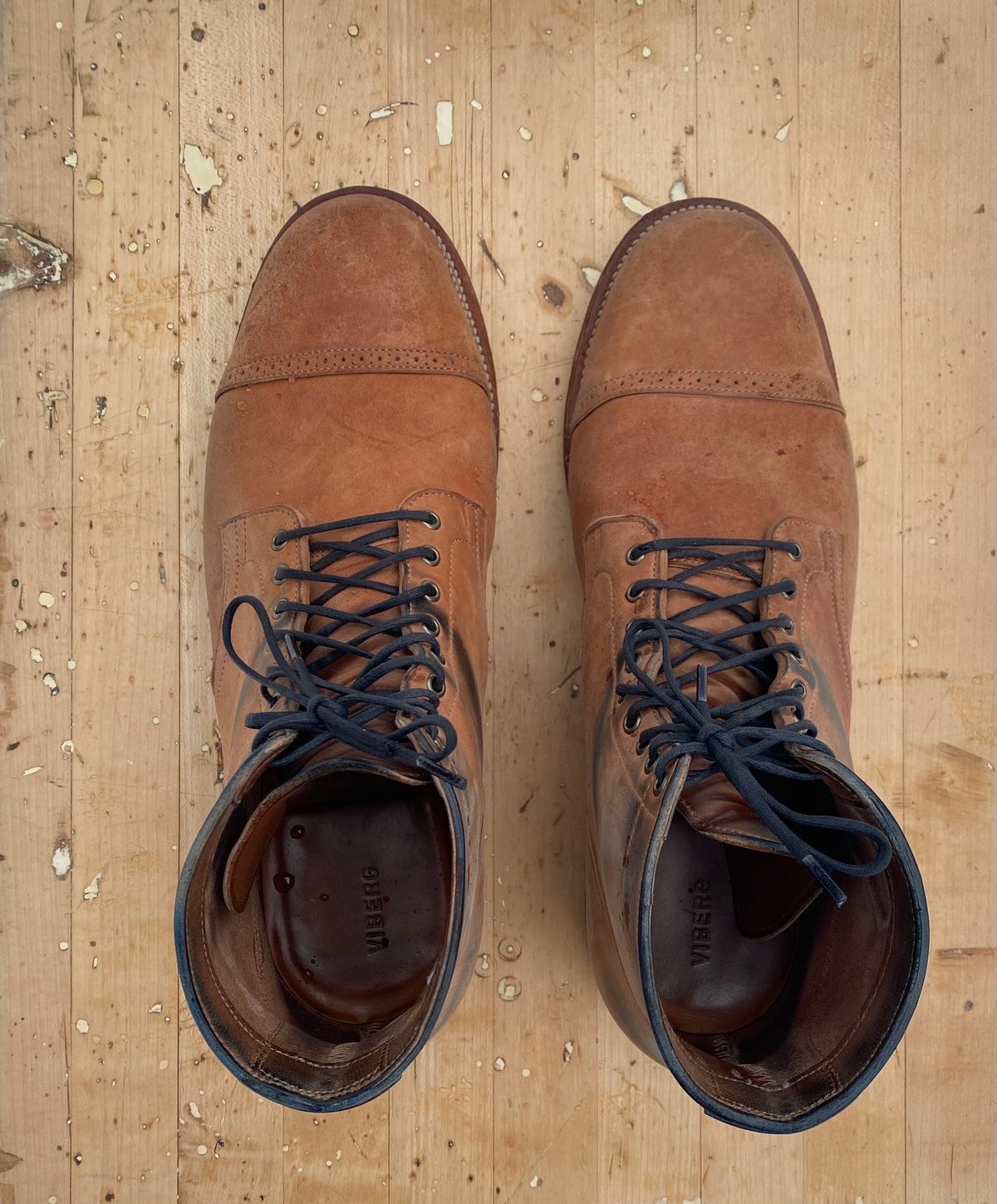 Photo by AgEcho on February 1, 2024 of the Viberg Service Boot BCT in Horween Natural Crust Double Cordovan.