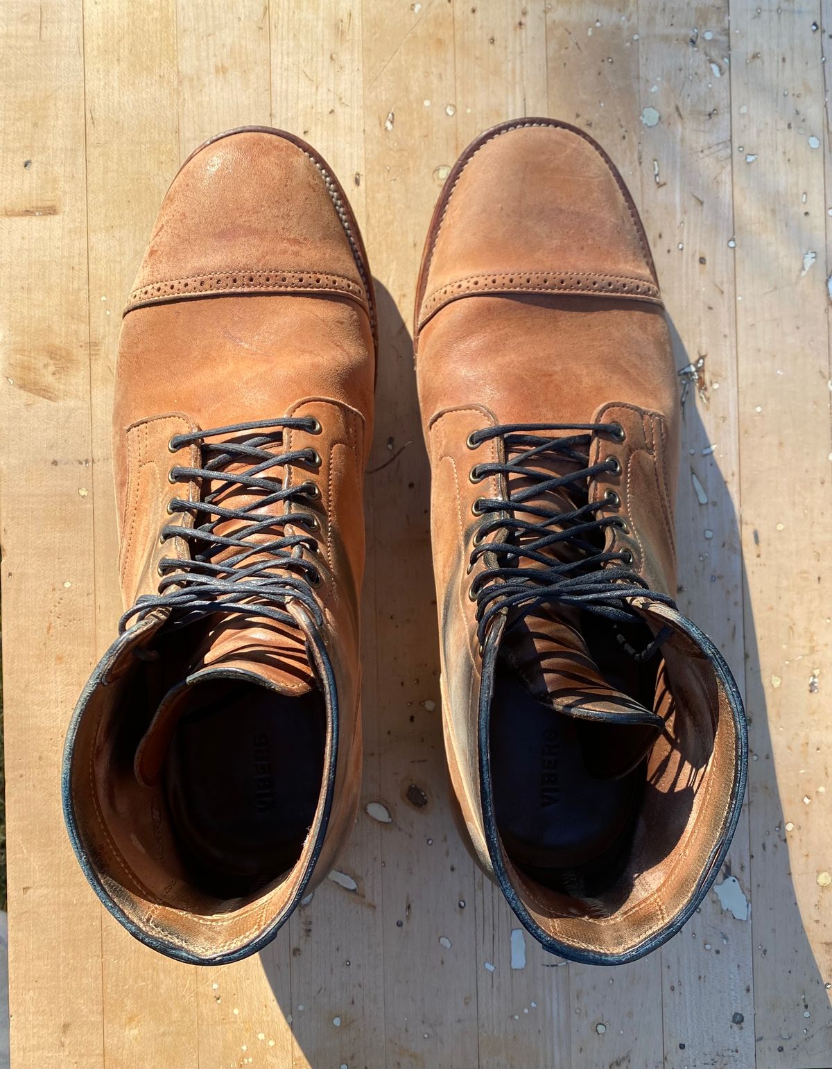 Photo by AgEcho on March 1, 2024 of the Viberg Service Boot BCT in Horween Natural Crust Double Cordovan.