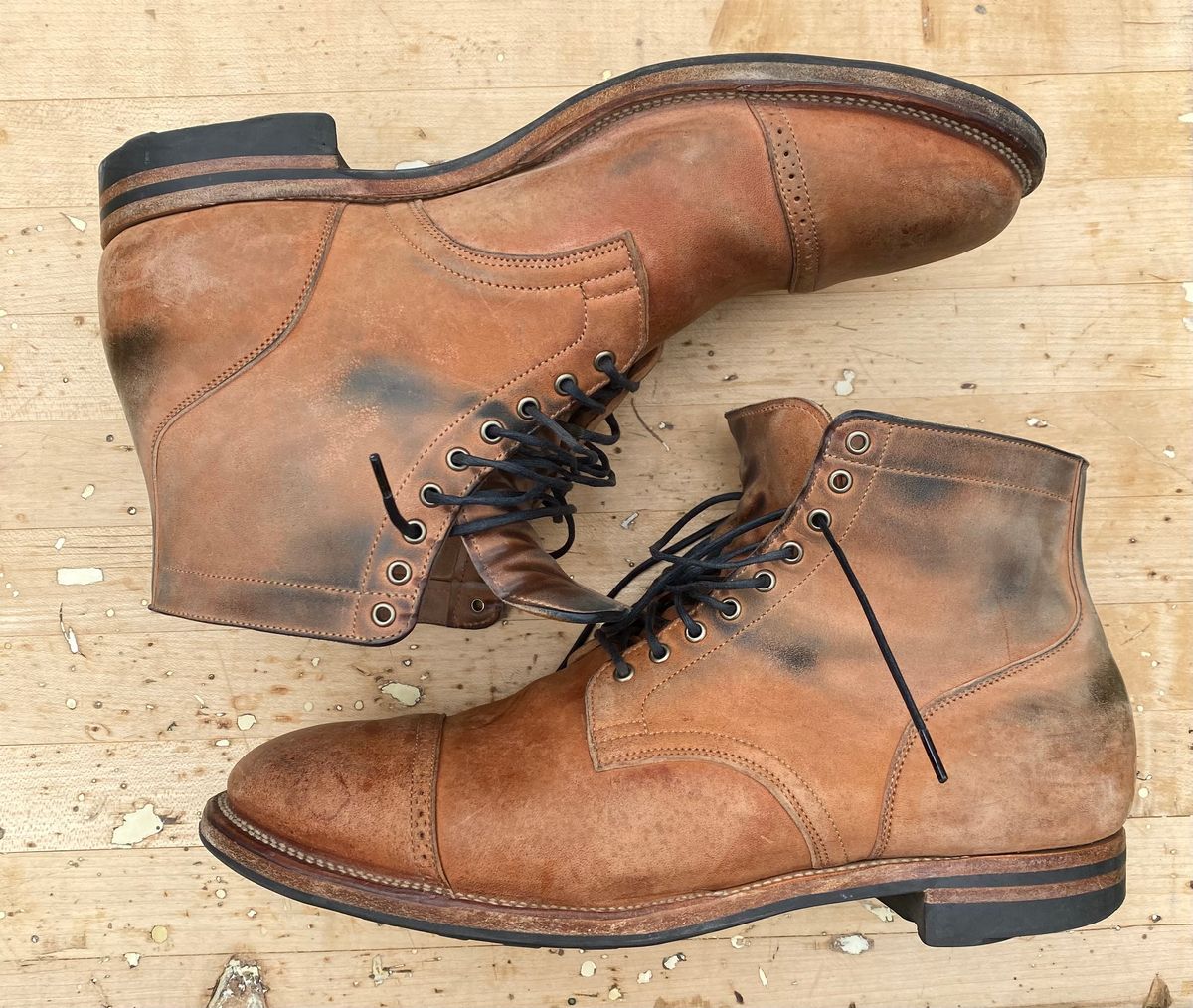 Photo by AgEcho on April 2, 2024 of the Viberg Service Boot BCT in Horween Natural Crust Double Cordovan.