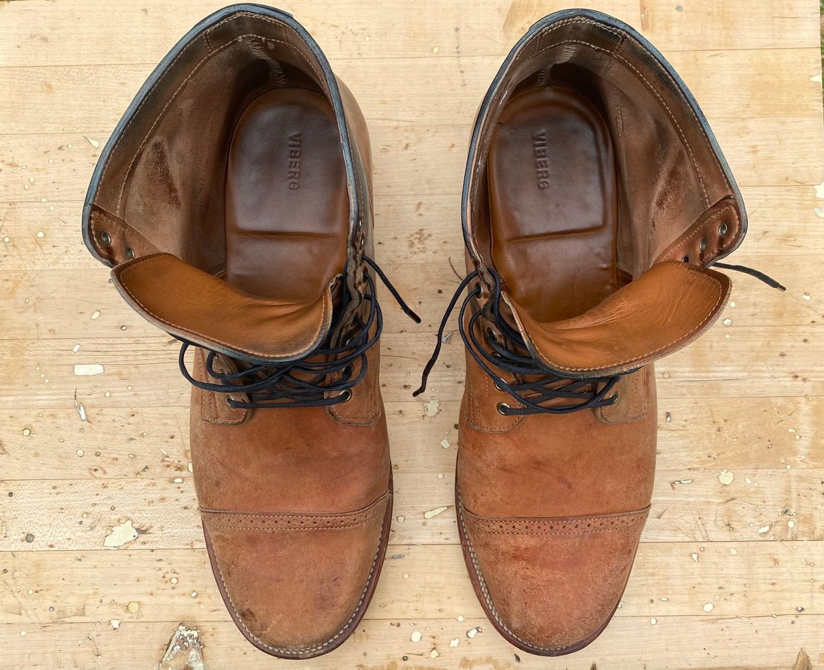 Photo by AgEcho on April 2, 2024 of the Viberg Service Boot BCT in Horween Natural Crust Double Cordovan.