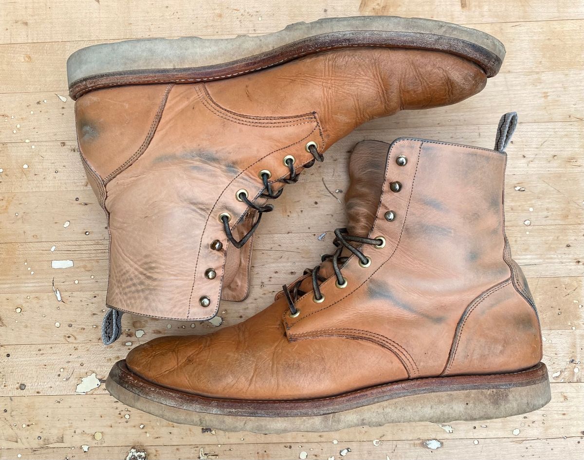 Photo by AgEcho on April 5, 2025 of the Unmarked DB Hunter in Oiled Natural Veg Tan.