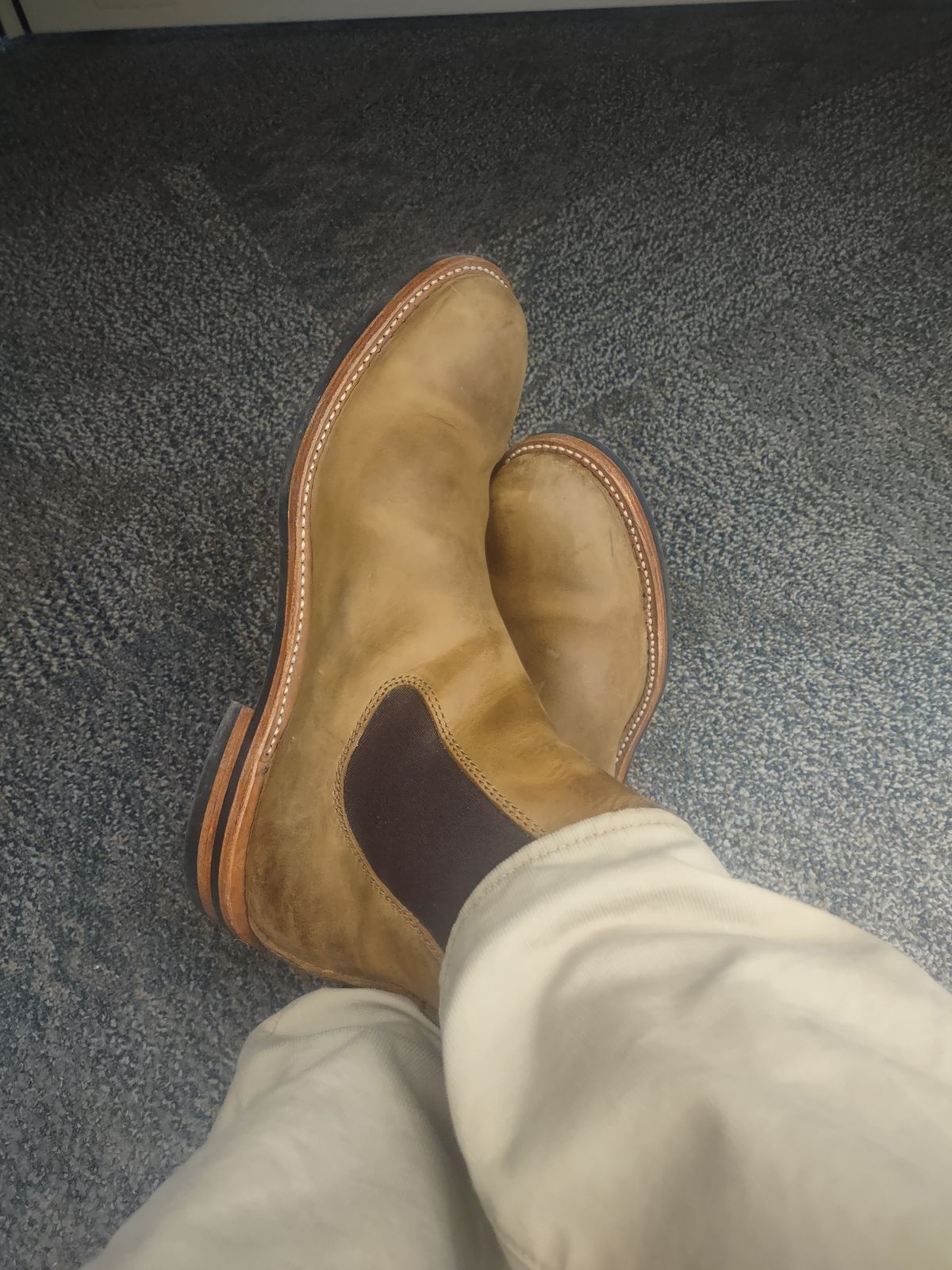 Photo by grwulff on September 19, 2024 of the Dayton Boots Wholecut Chelsea in Brown Nubuck.