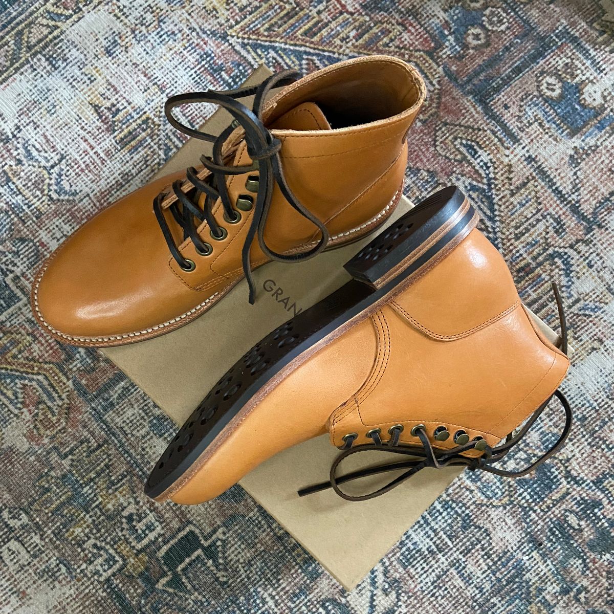 Photo by bootsabouttown on October 1, 2022 of the Grant Stone Diesel Boot in Horween English Tan Essex.