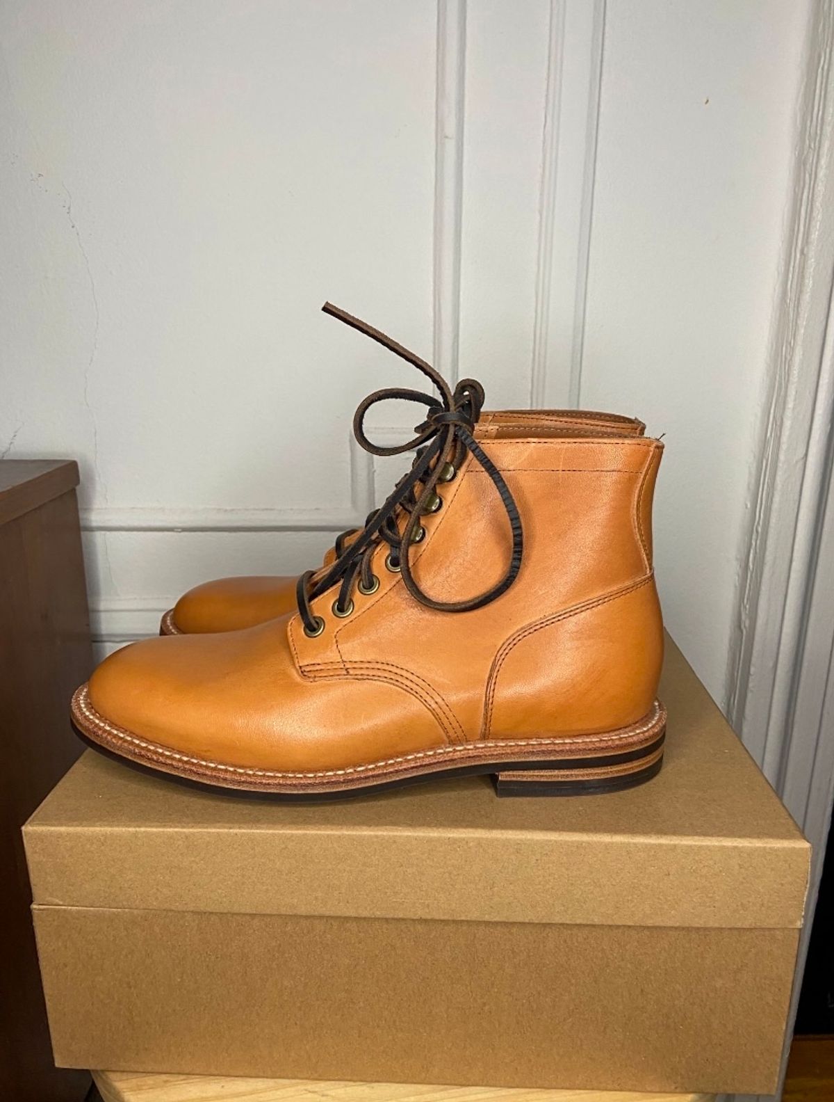 Photo by bootsabouttown on October 1, 2022 of the Grant Stone Diesel Boot in Horween English Tan Essex.