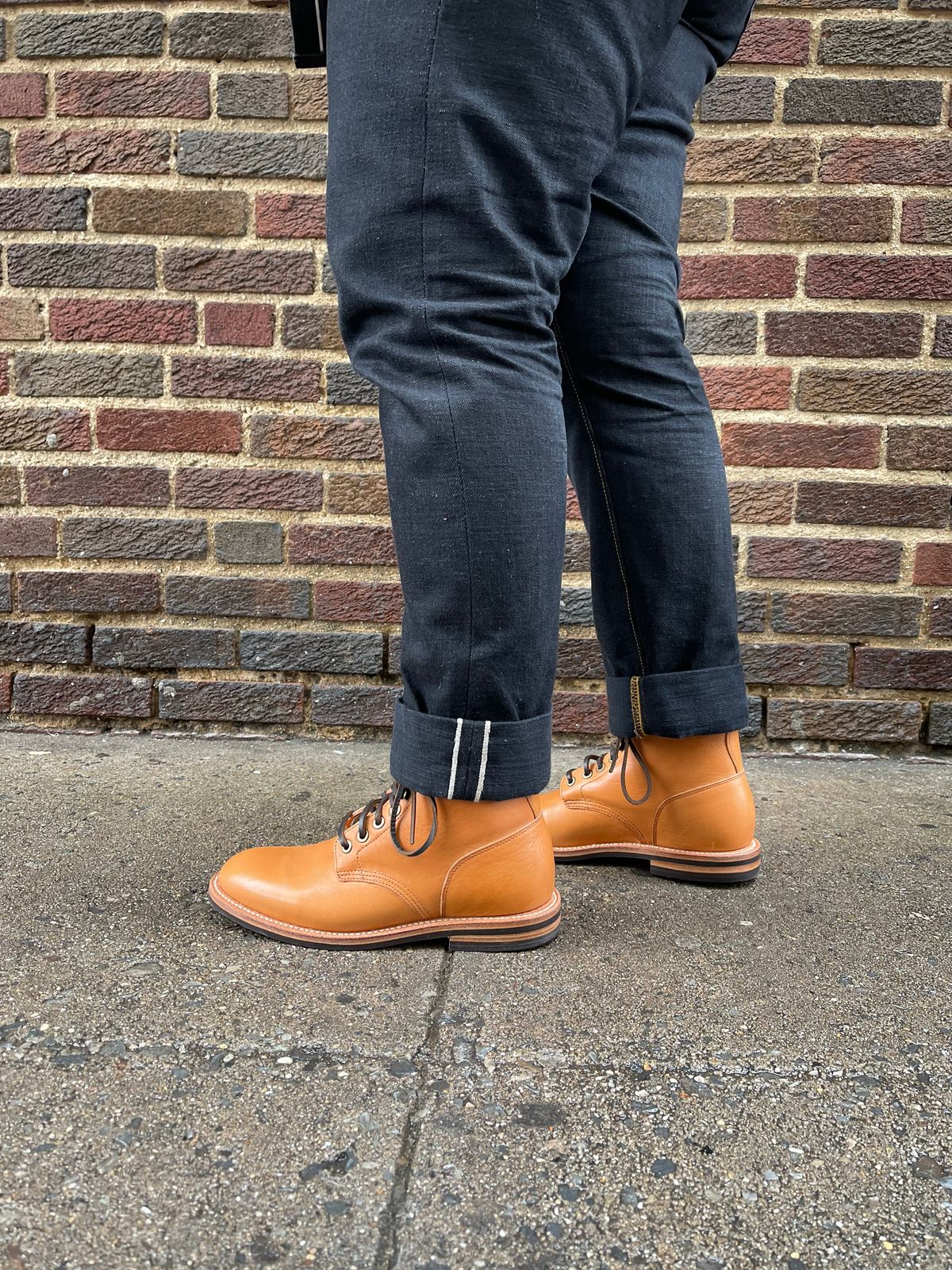 Photo by bootsabouttown on October 1, 2022 of the Grant Stone Diesel Boot in Horween English Tan Essex.